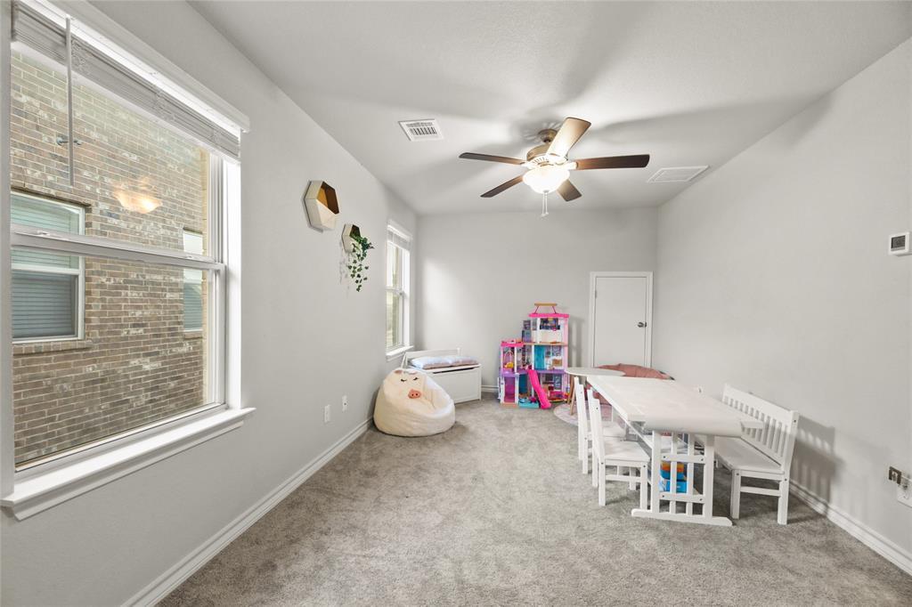 326 Eves Necklace Cir, Buda, TX 78610