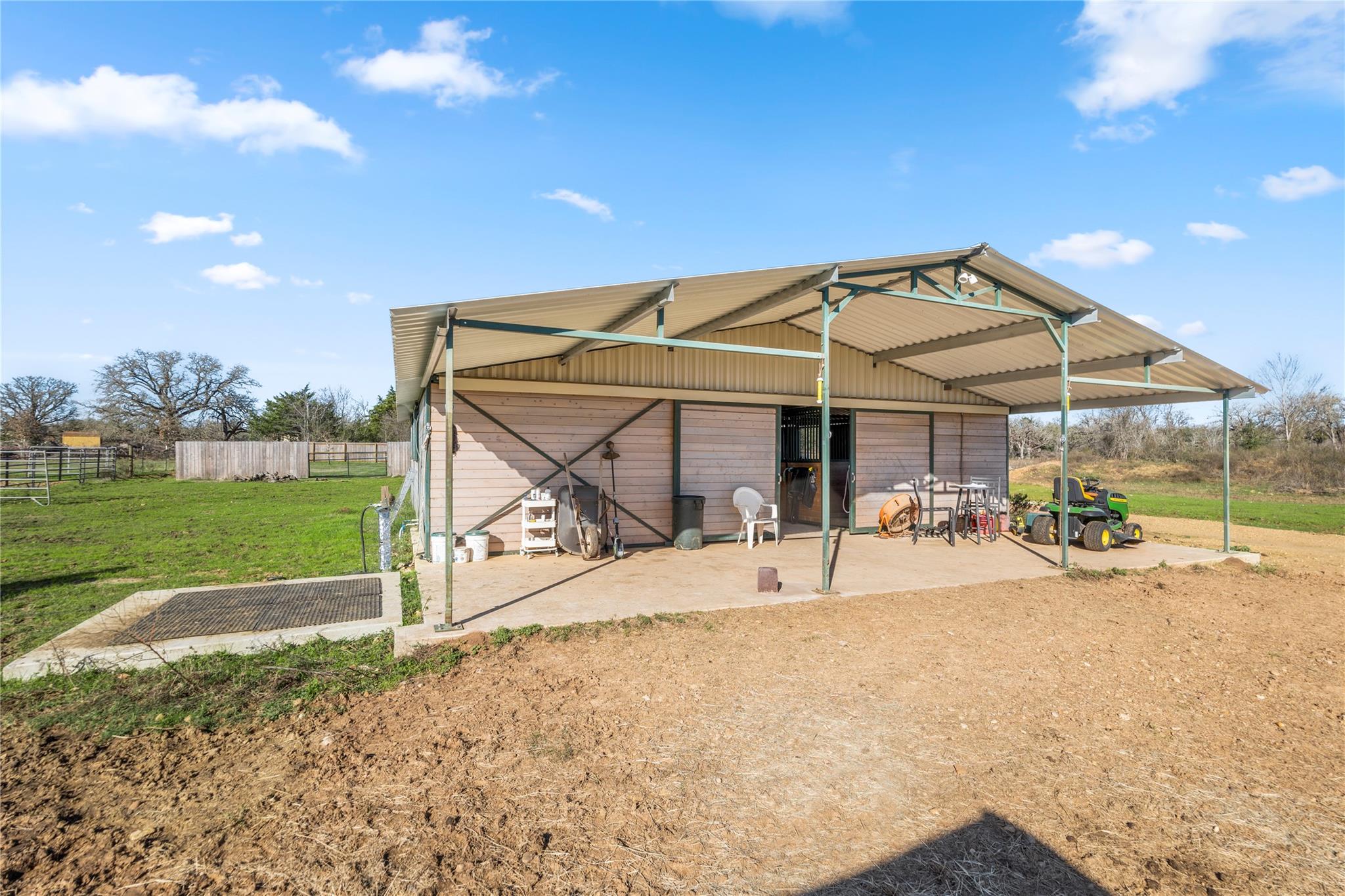 1430 Antioch Rd, Paige, TX 78659