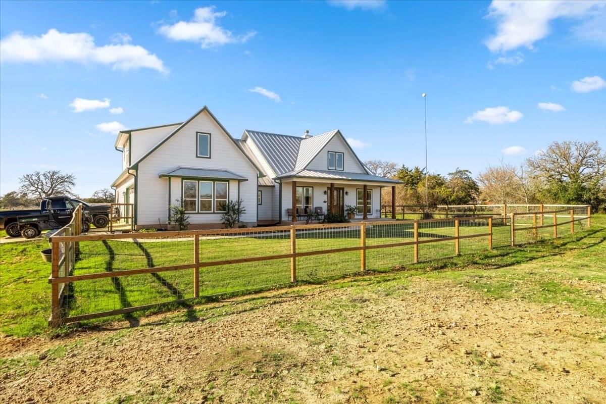 1430 Antioch Rd, Paige, TX 78659