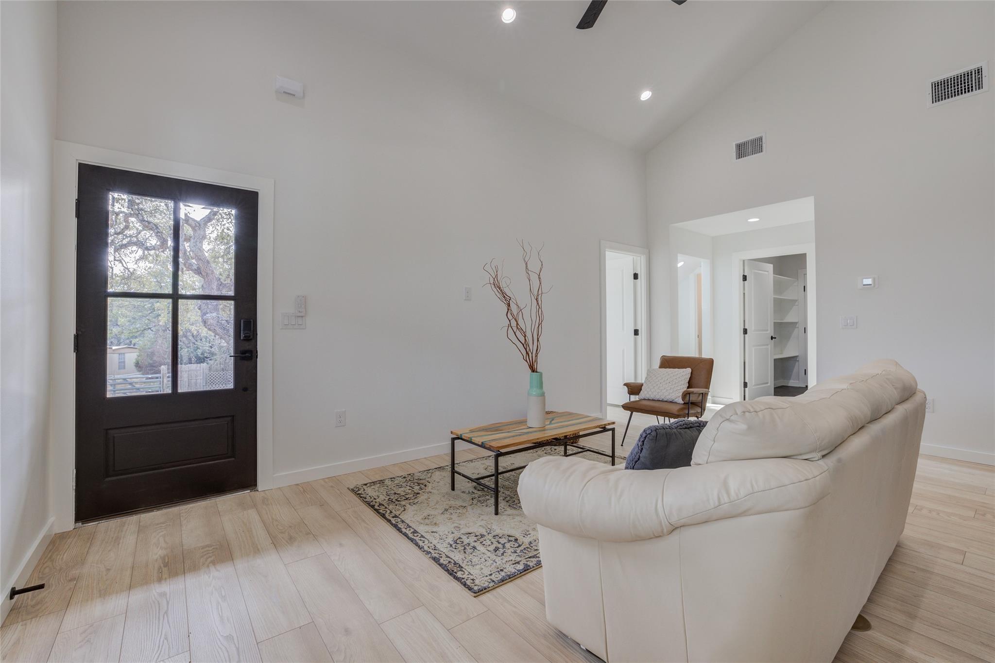18208 Gregg Bluff Rd, Jonestown, TX 78645