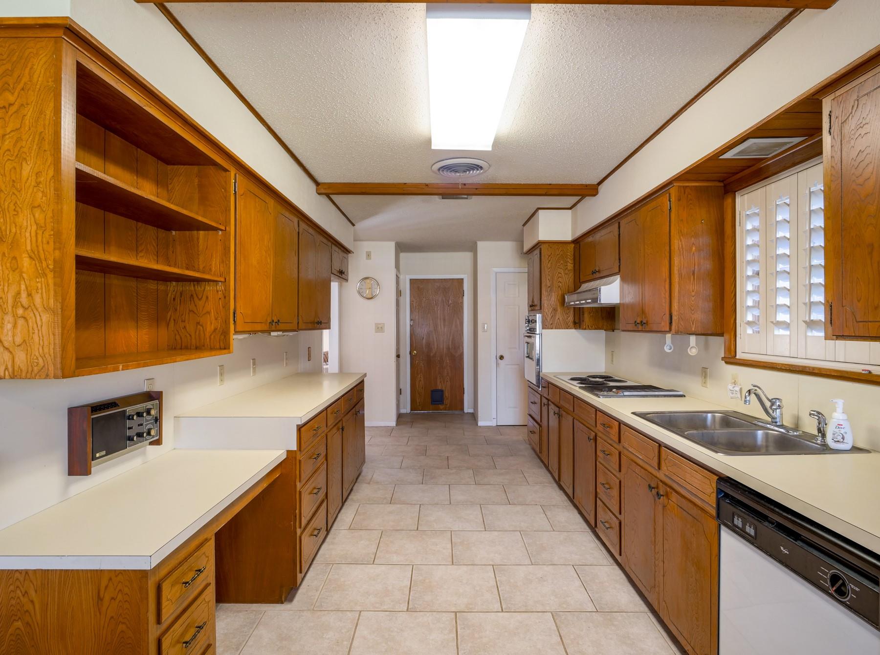 106 Flamingo Cir, Marble Falls, TX 78654