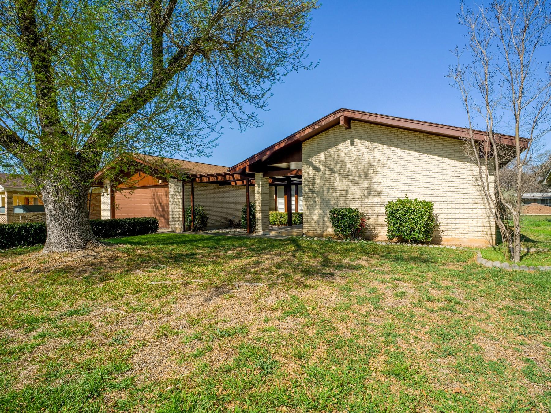 106 Flamingo Cir, Marble Falls, TX 78654