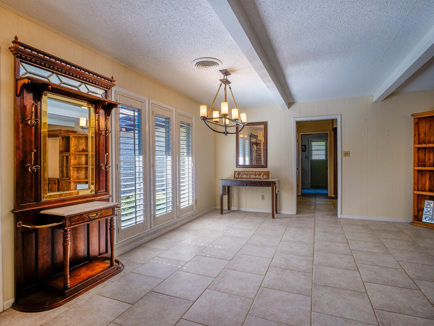 106 Flamingo Cir, Marble Falls, TX 78654