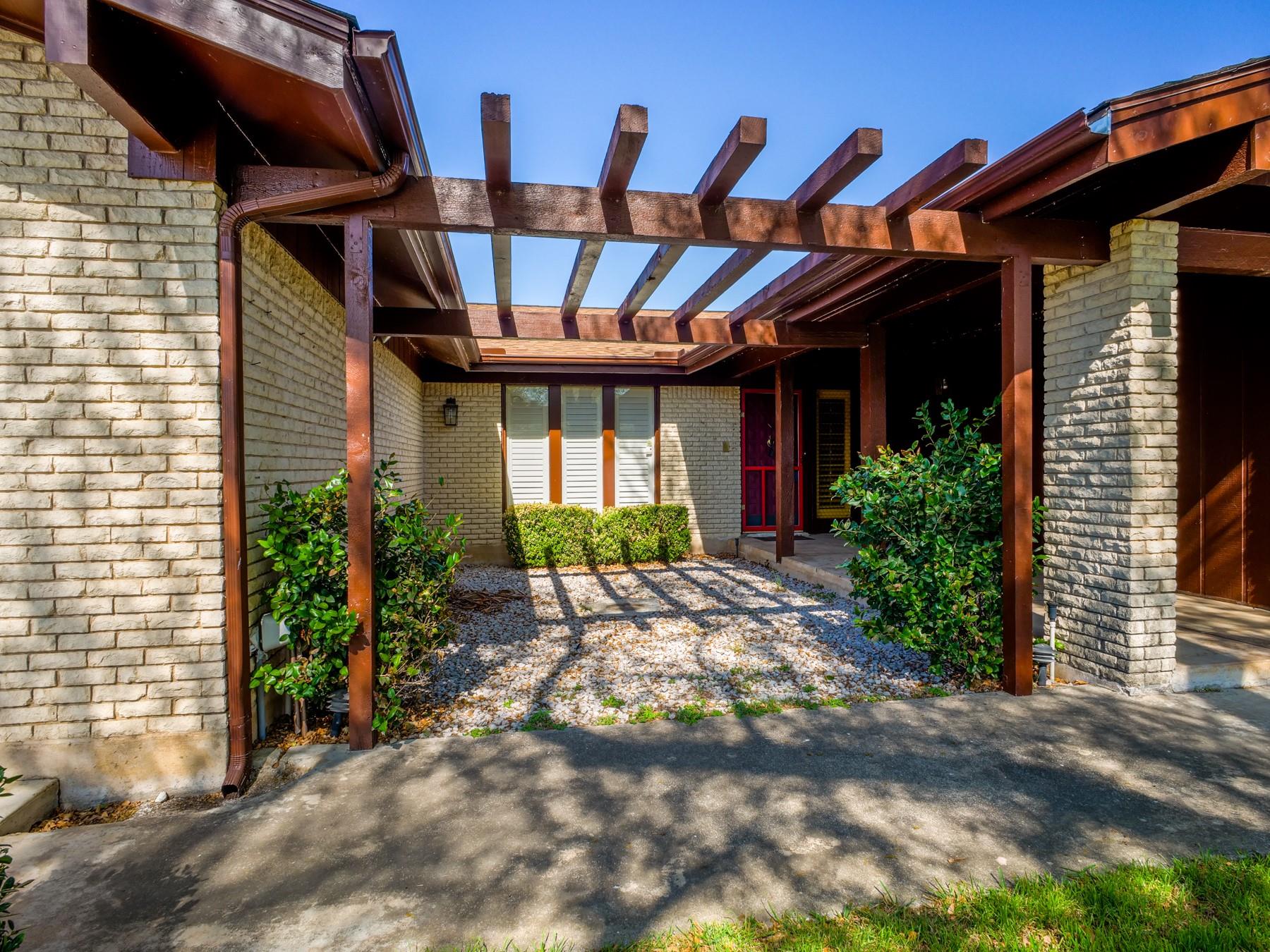 106 Flamingo Cir, Marble Falls, TX 78654