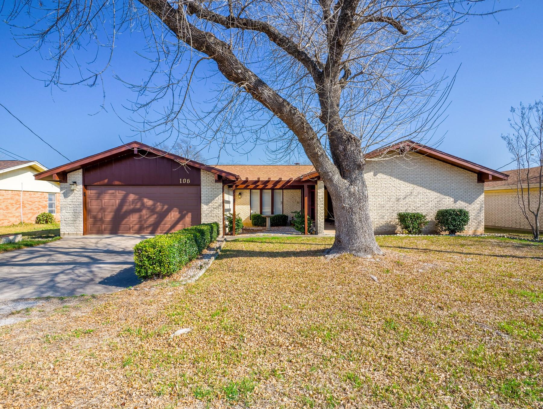 106 Flamingo Cir, Marble Falls, TX 78654