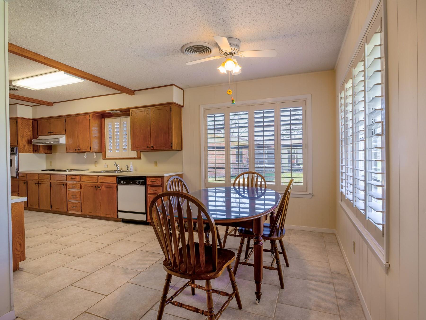 106 Flamingo Cir, Marble Falls, TX 78654