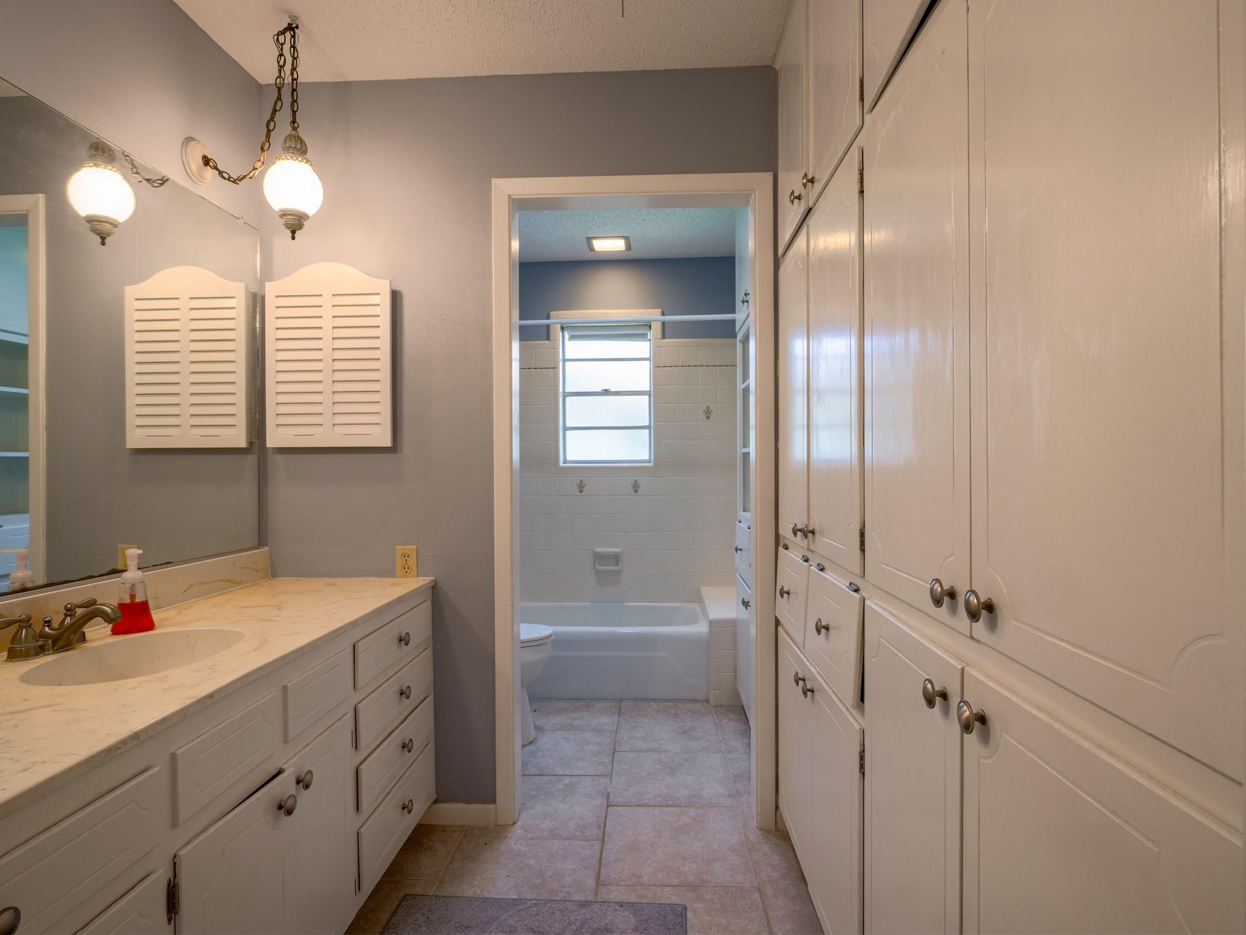 106 Flamingo Cir, Marble Falls, TX 78654