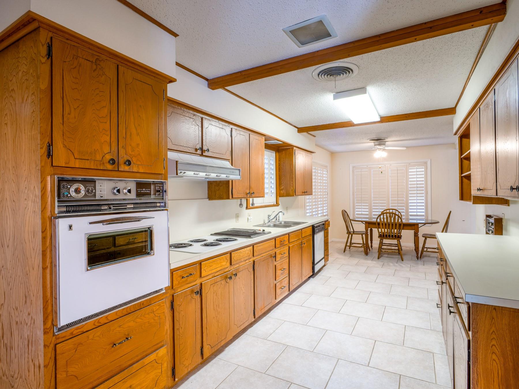 106 Flamingo Cir, Marble Falls, TX 78654