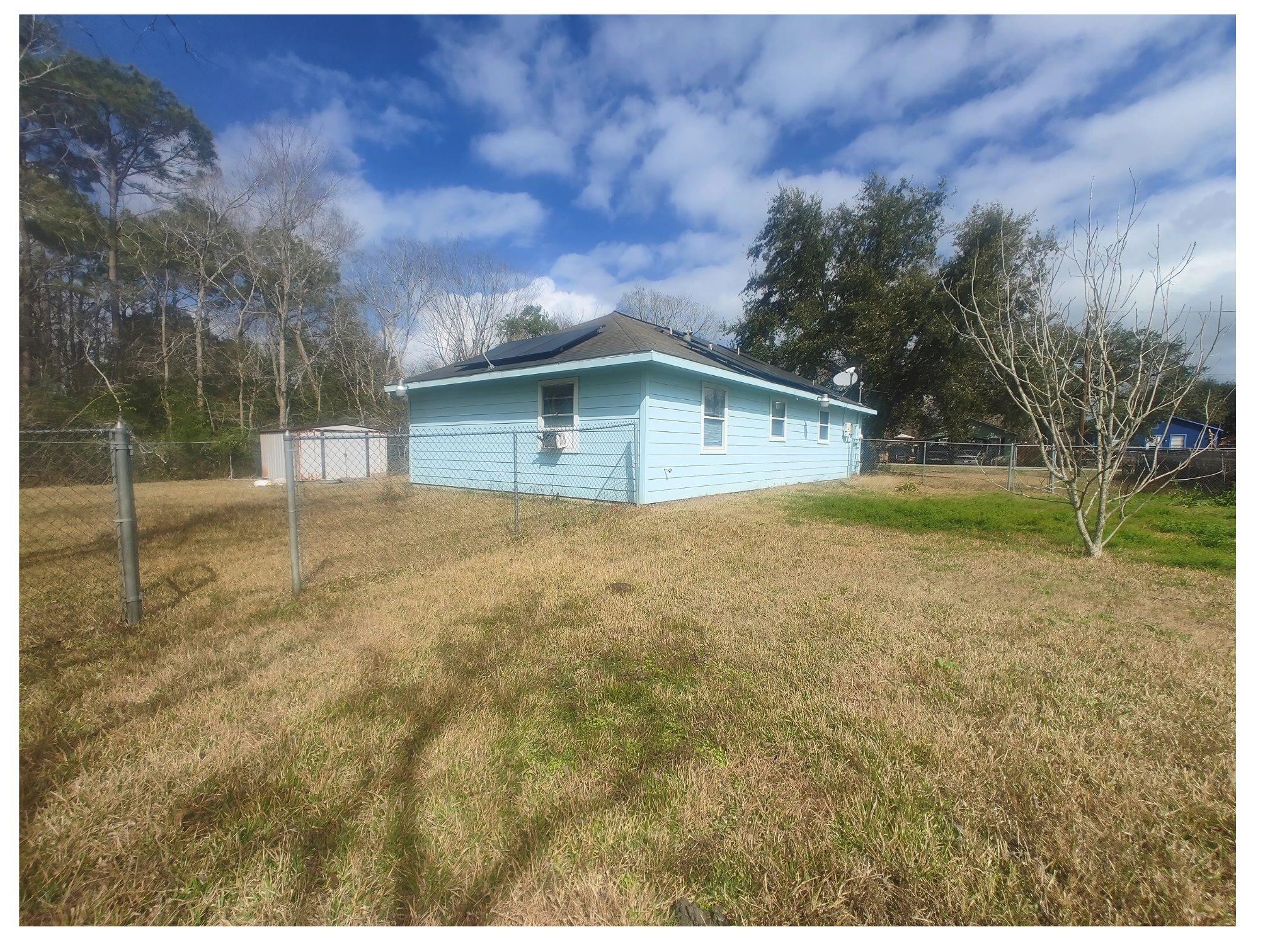 2518 Avenue H Ave, Dickinson, TX 77539