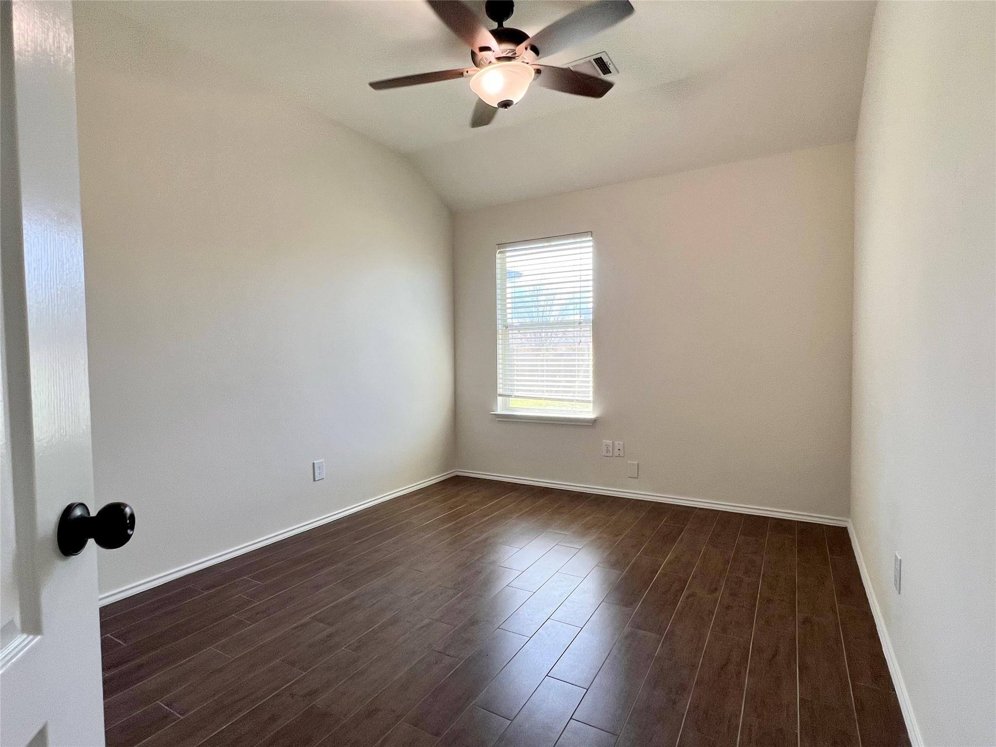 103 Castle Dr, Hutto, TX 78634
