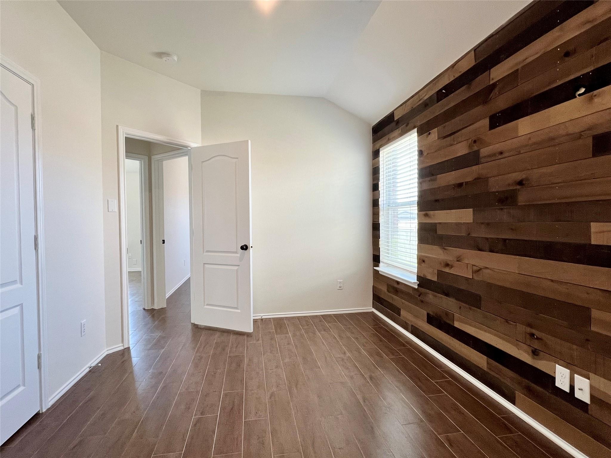 103 Castle Dr, Hutto, TX 78634