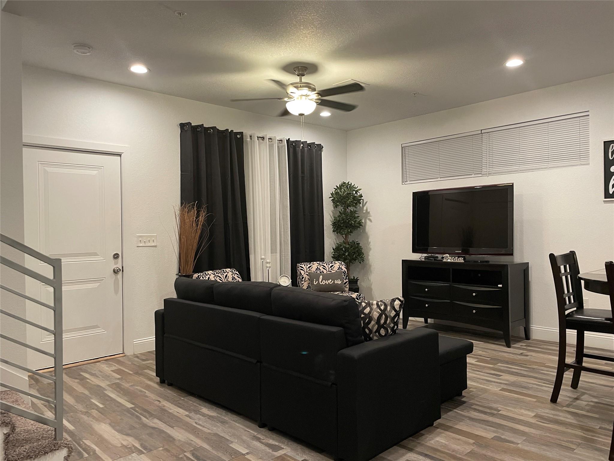 505 Oertli Ln # 4, Austin, TX 78753