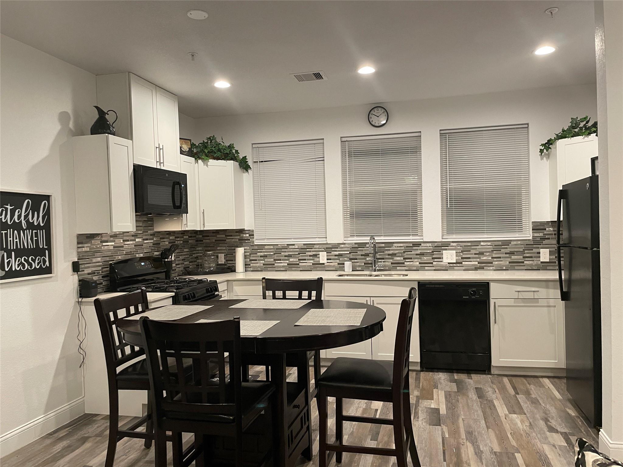 505 Oertli Ln # 4, Austin, TX 78753