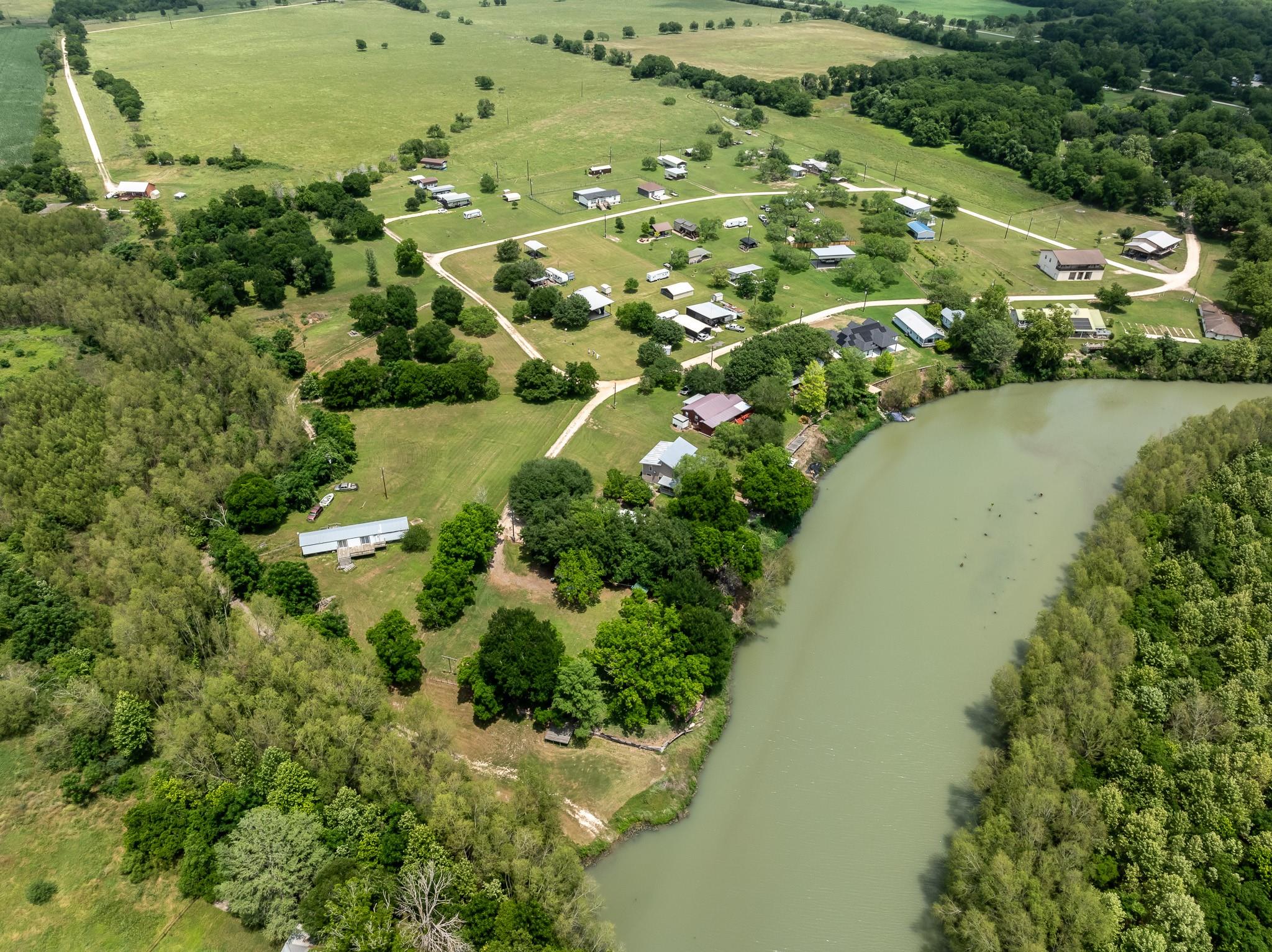 2091 Goodwin Rd, Gonzales, TX 78629