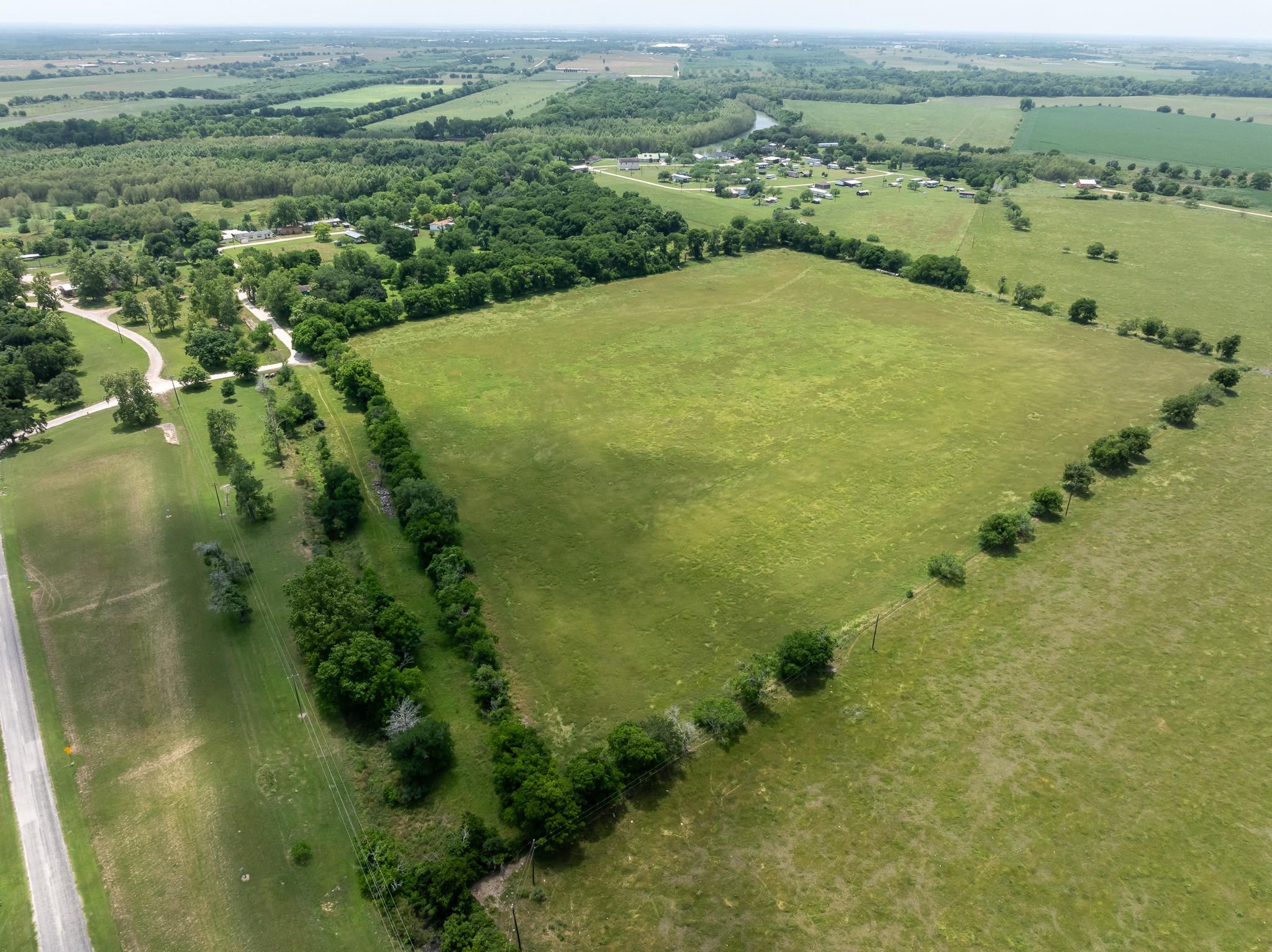 2091 Goodwin Rd, Gonzales, TX 78629