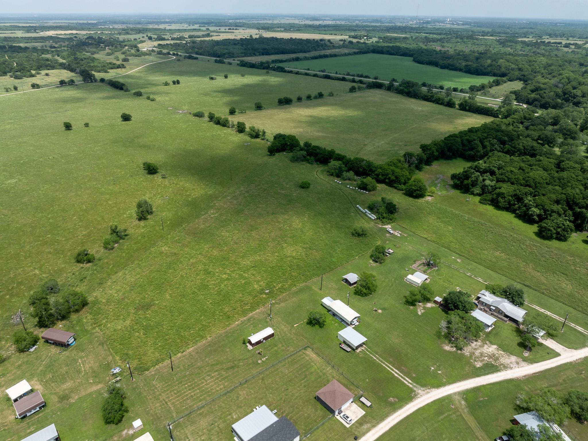 2091 Goodwin Rd, Gonzales, TX 78629