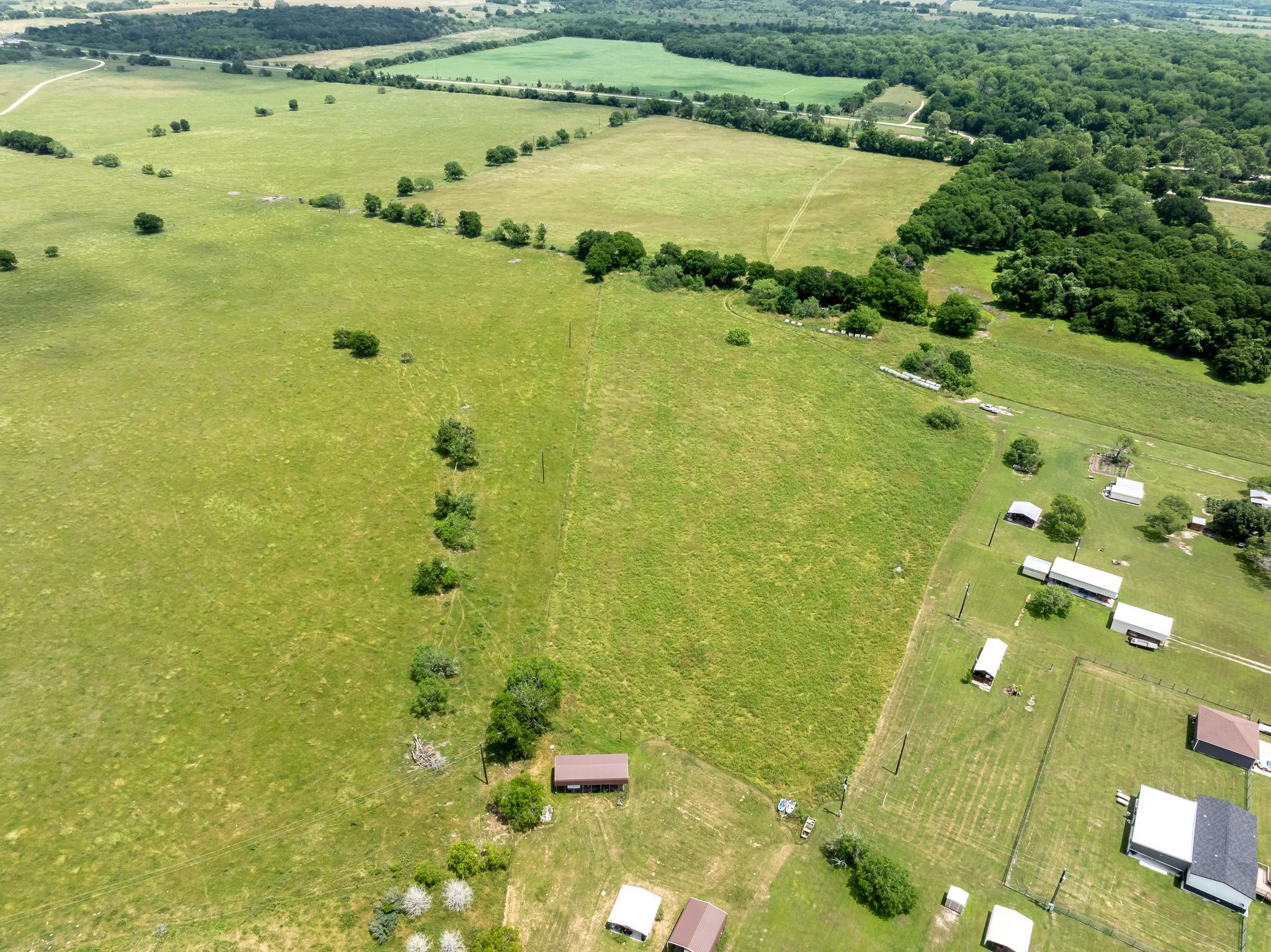 2091 Goodwin Rd, Gonzales, TX 78629