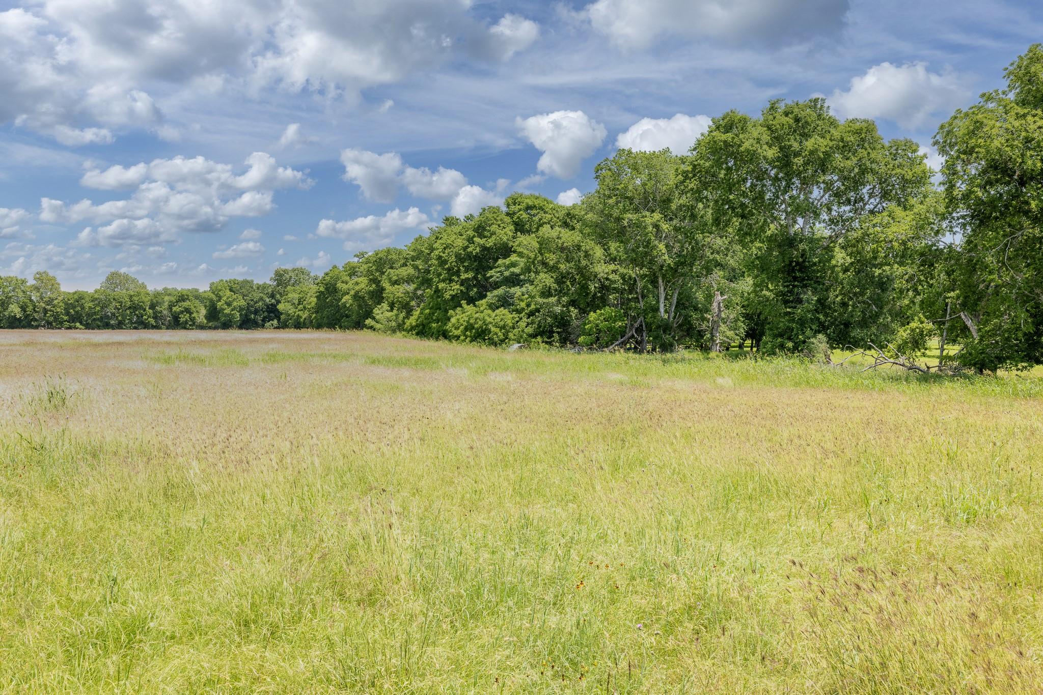 2091 Goodwin Rd, Gonzales, TX 78629