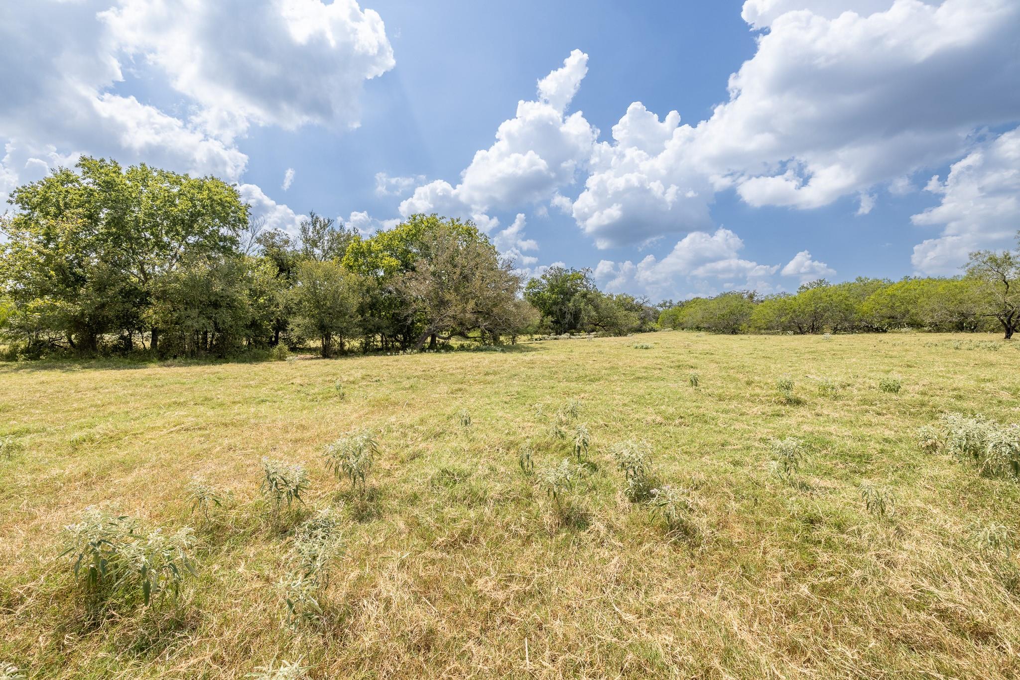 4725 Fm 532 E, Gonzales, TX 78629