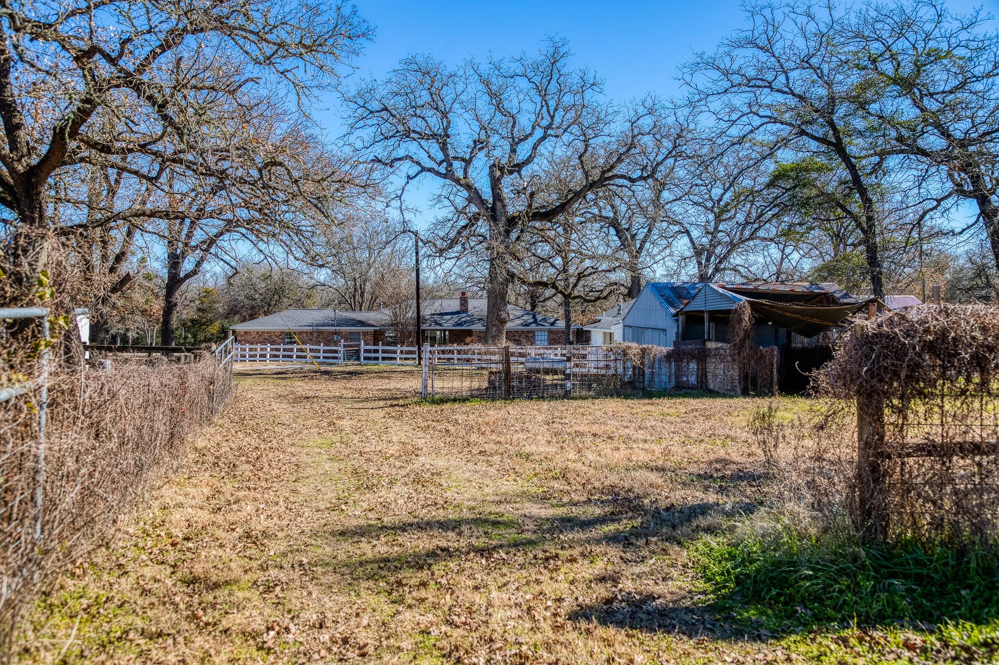 6196 FM 975, Caldwell, TX 77836