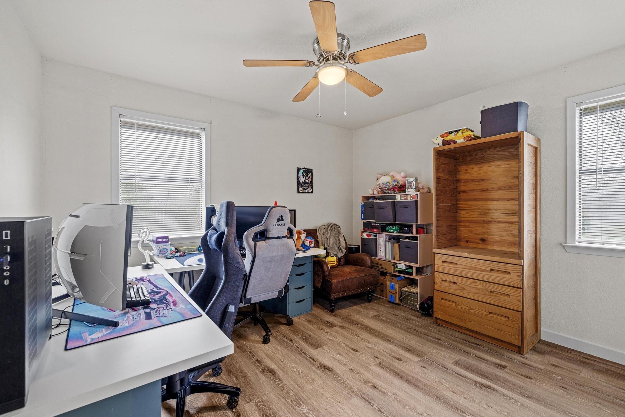 811 N 4th St, Jarrell, TX 76537