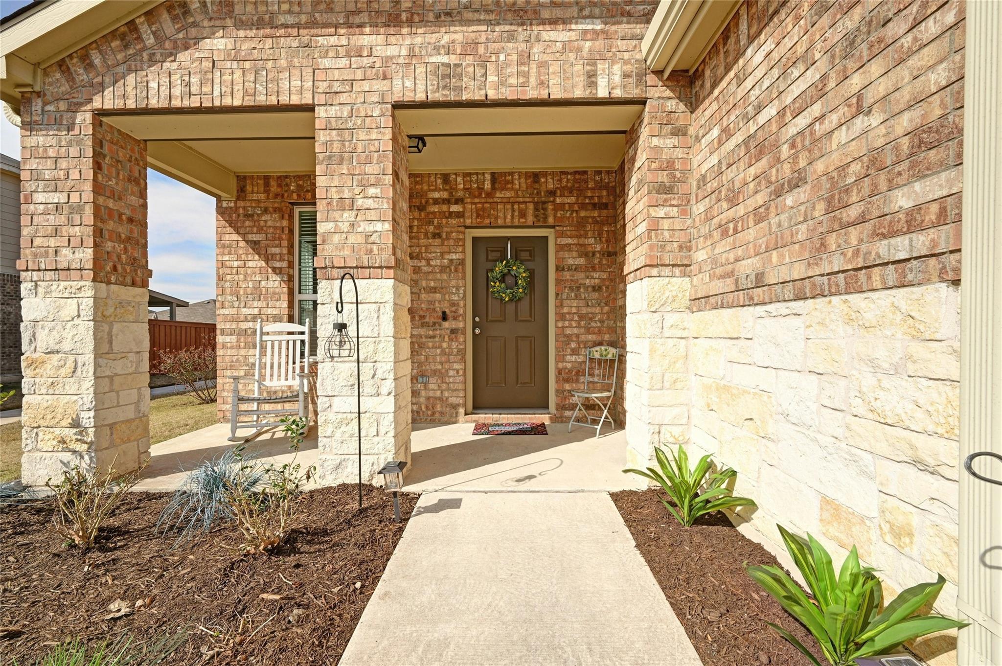 286 Firethorn Dr, Buda, TX 78610