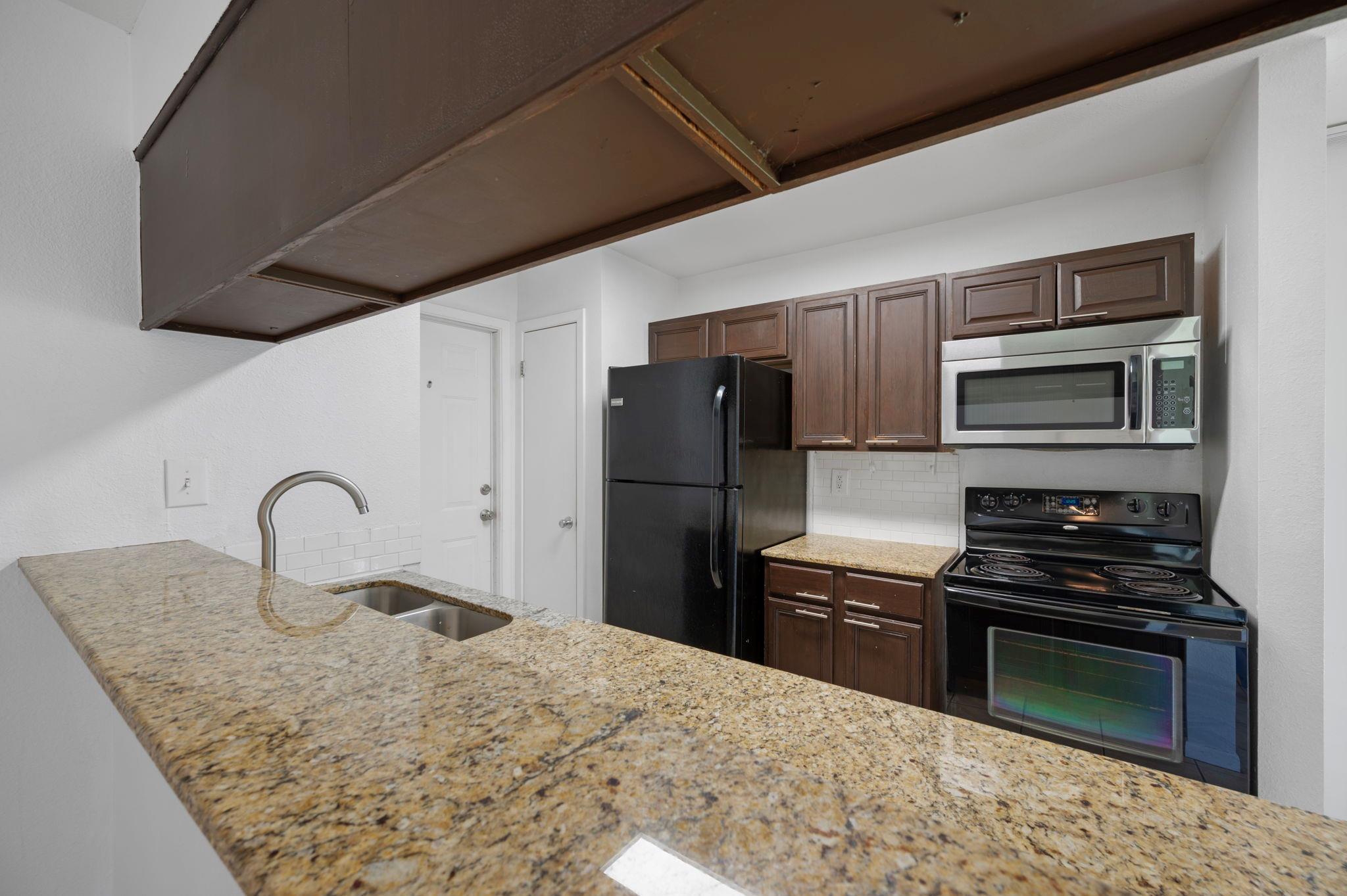 112 River Hills Ave, San Marcos, TX 78666