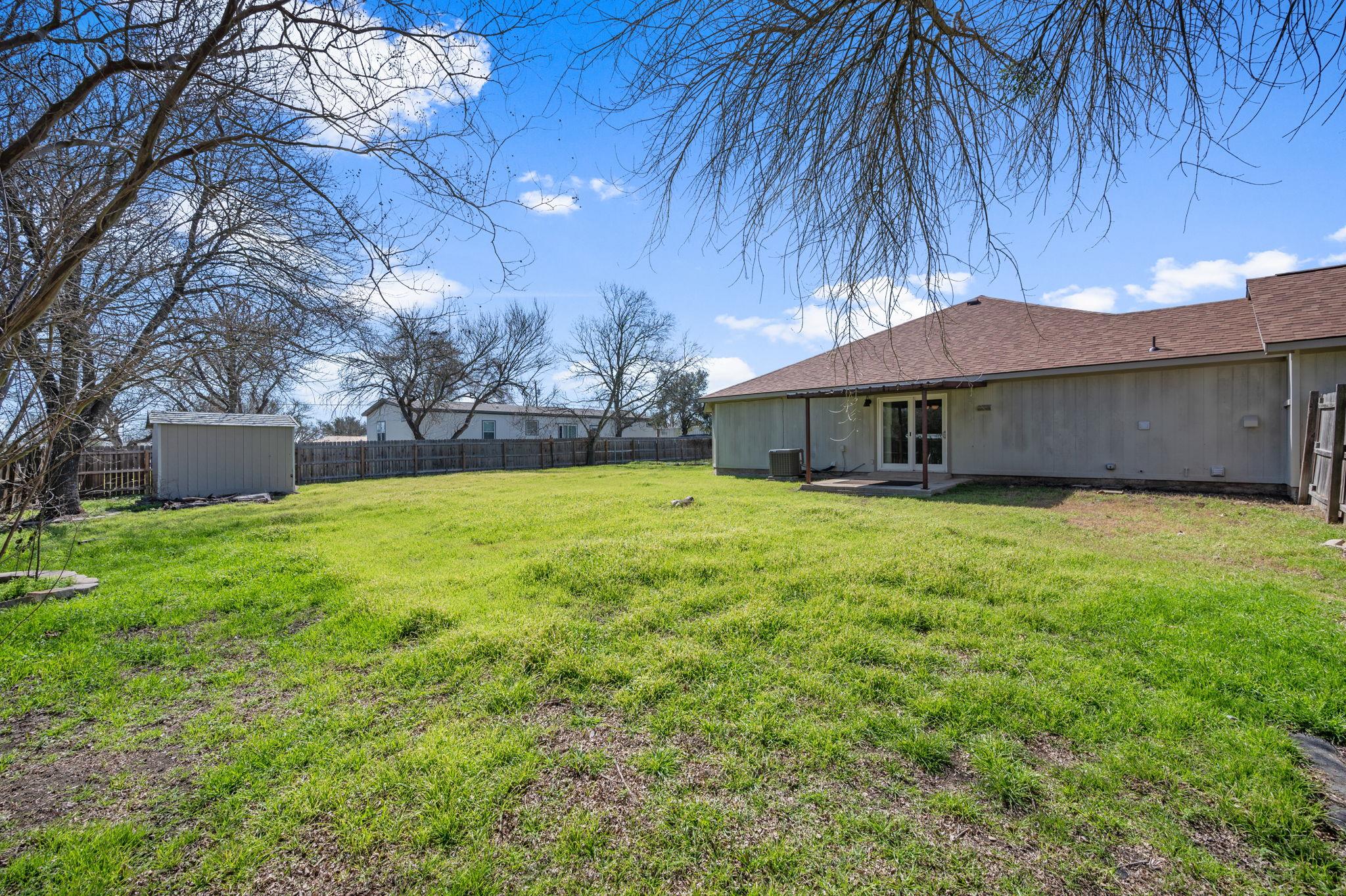 112 River Hills Ave, San Marcos, TX 78666