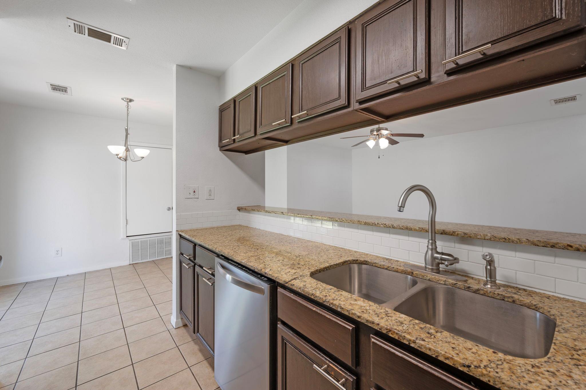 112 River Hills Ave, San Marcos, TX 78666