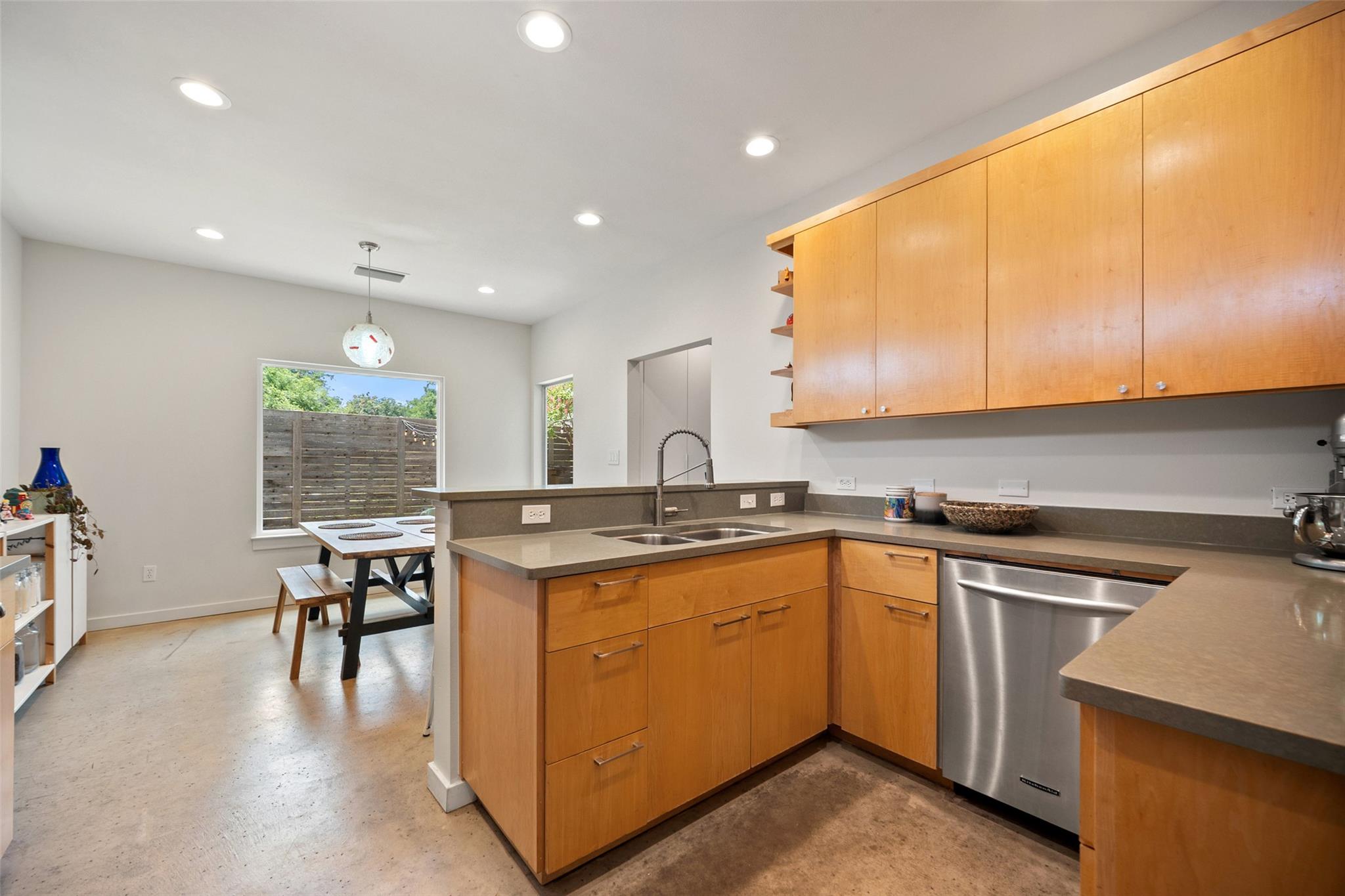 1411 E 2nd St # B2, Austin, TX 78702