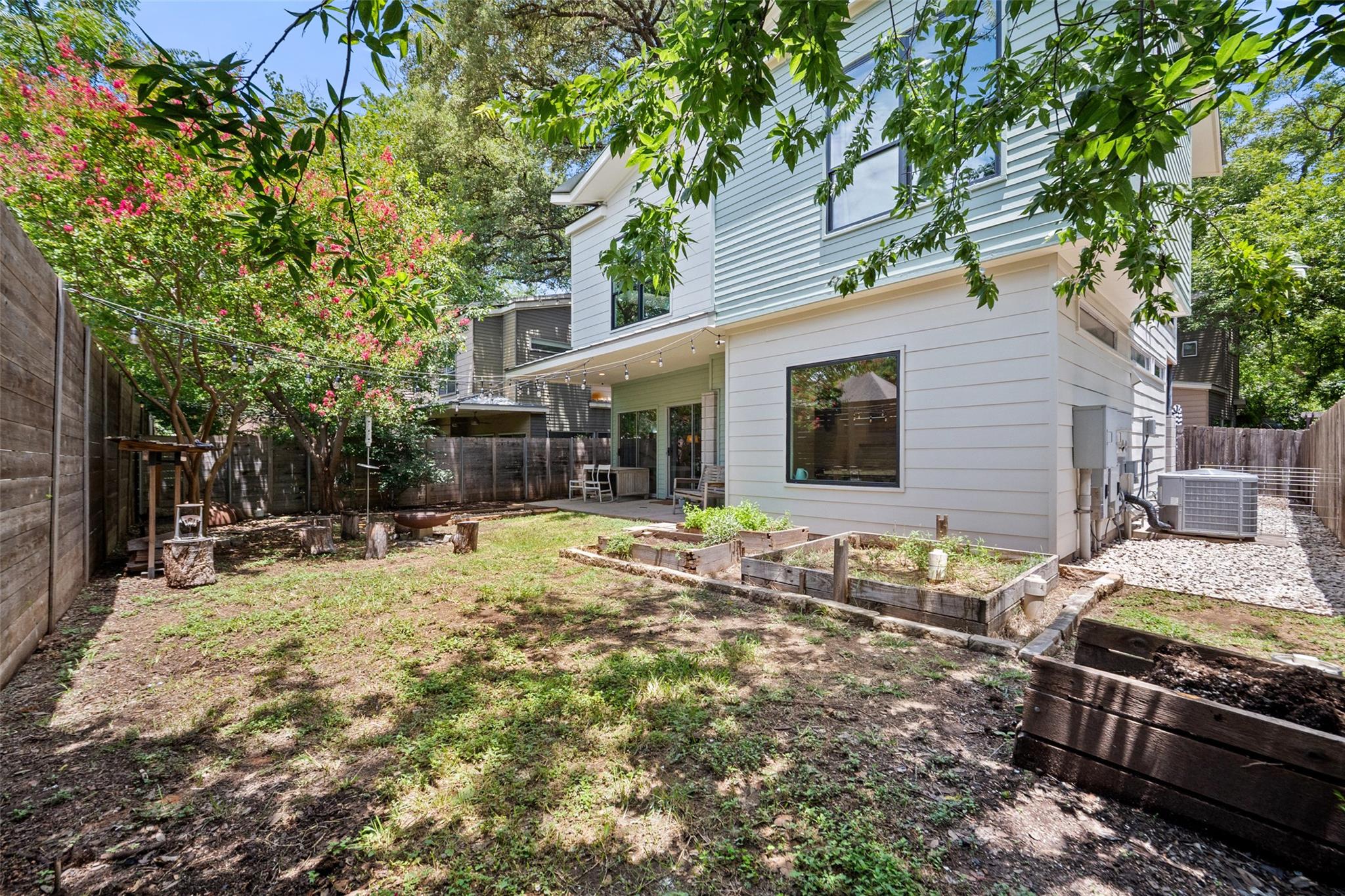 1411 E 2nd St # B2, Austin, TX 78702