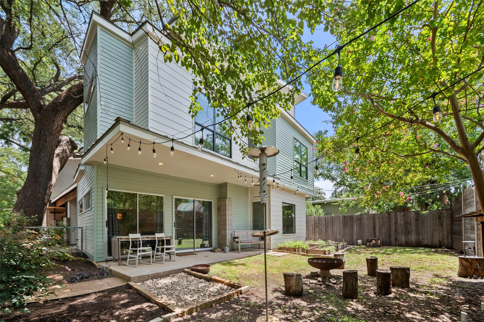 1411 E 2nd St # B2, Austin, TX 78702