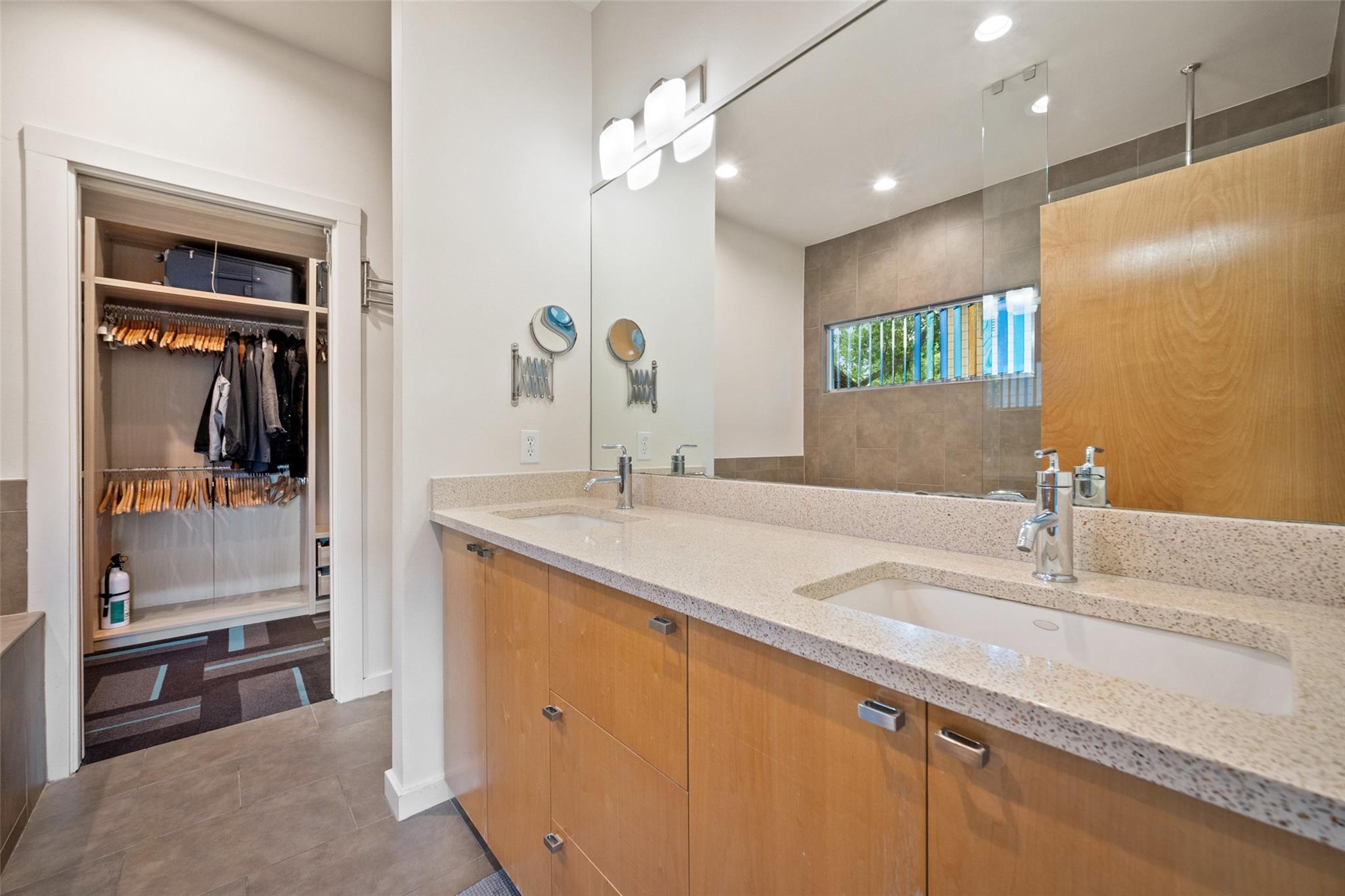 1411 E 2nd St # B2, Austin, TX 78702