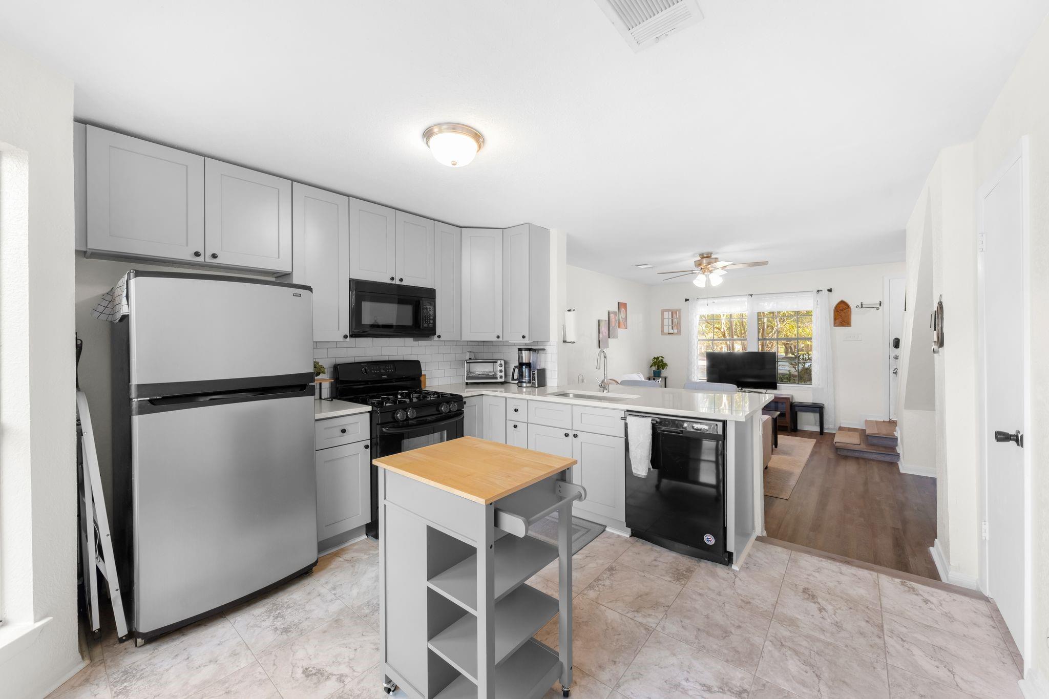 11901 Swearingen Dr # 4, Austin, TX 78758
