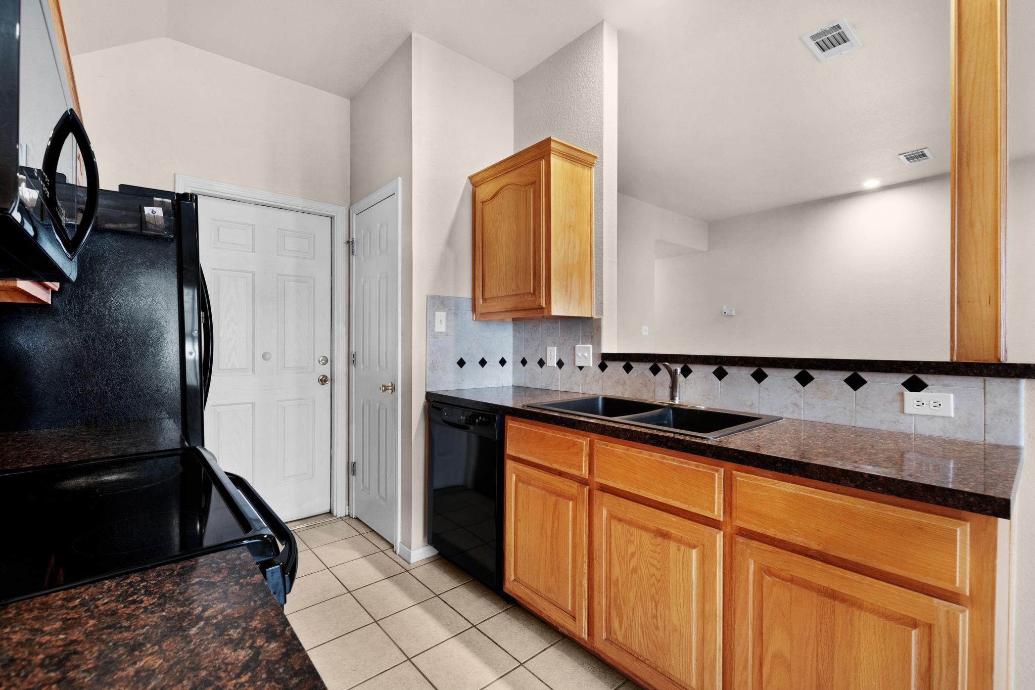 1004 W North Ave, Lampasas, TX 76550