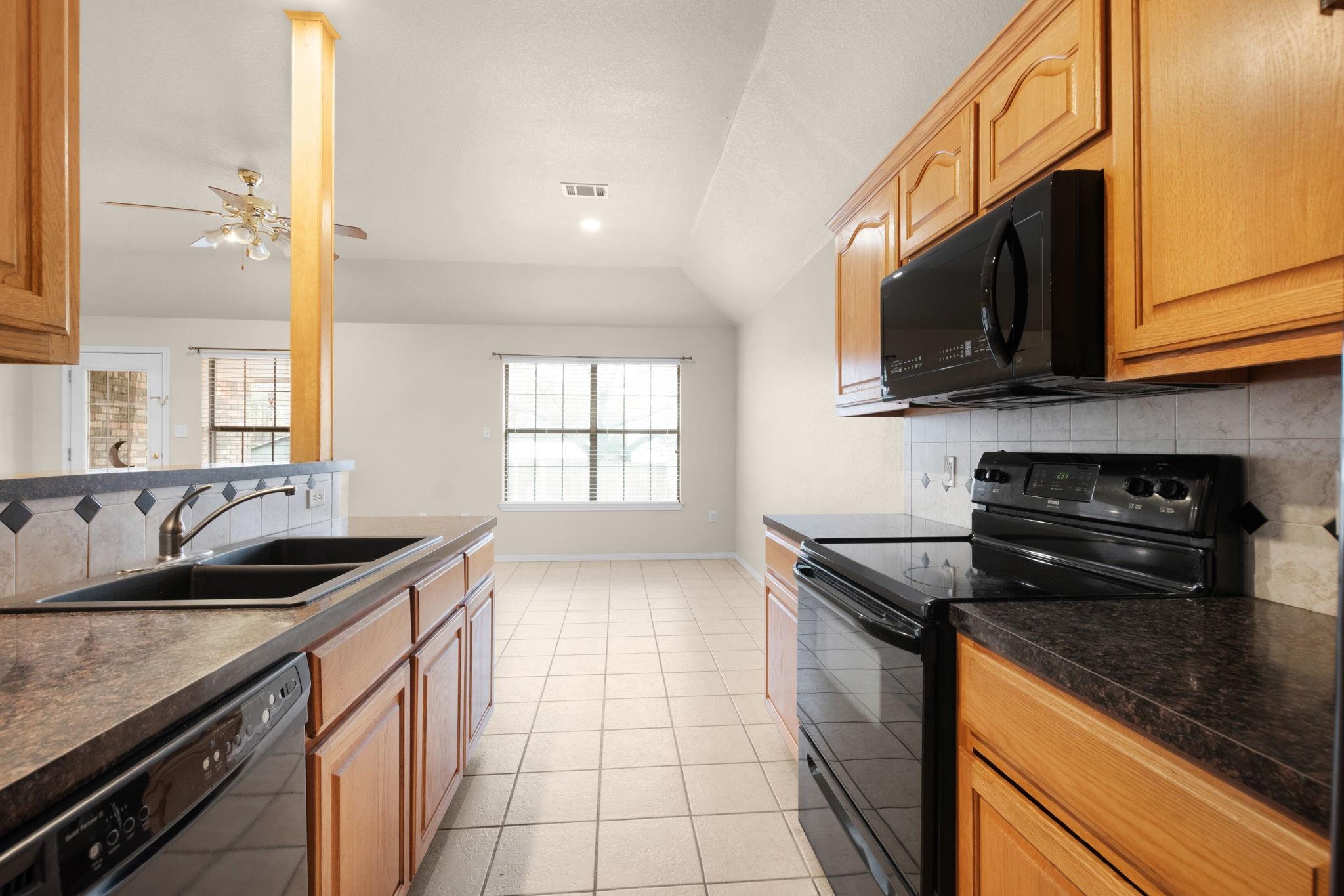 1004 W North Ave, Lampasas, TX 76550