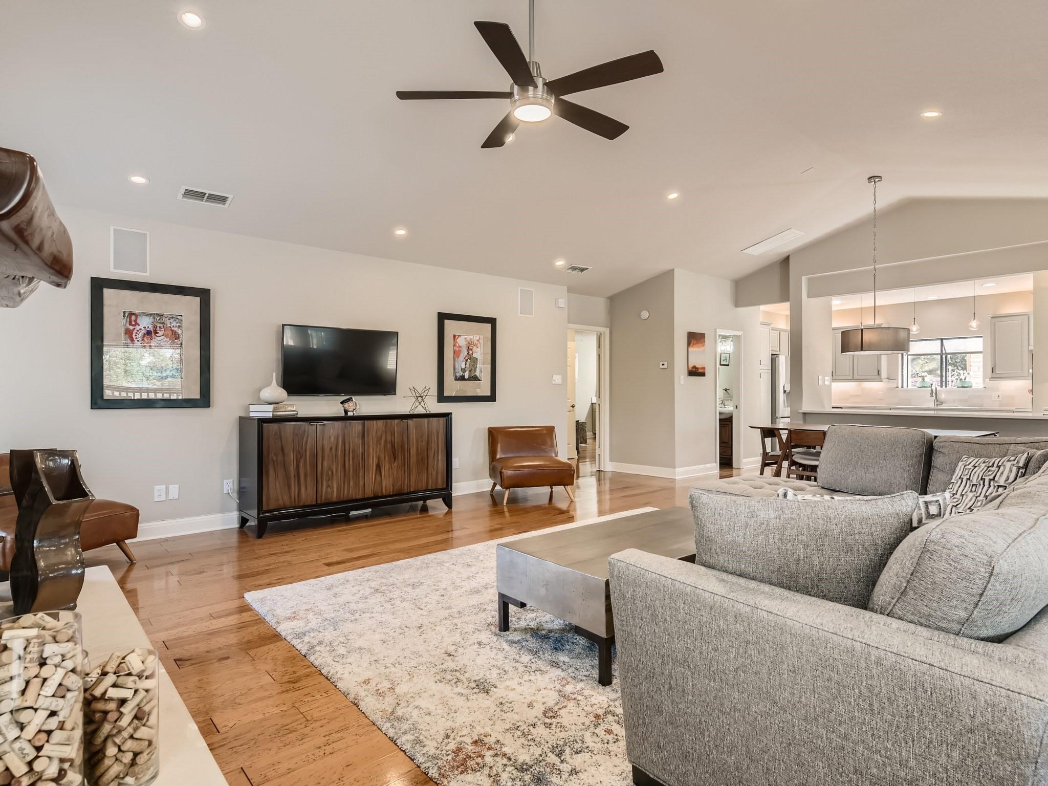 103 Crescent Blf, Lakeway, TX 78734