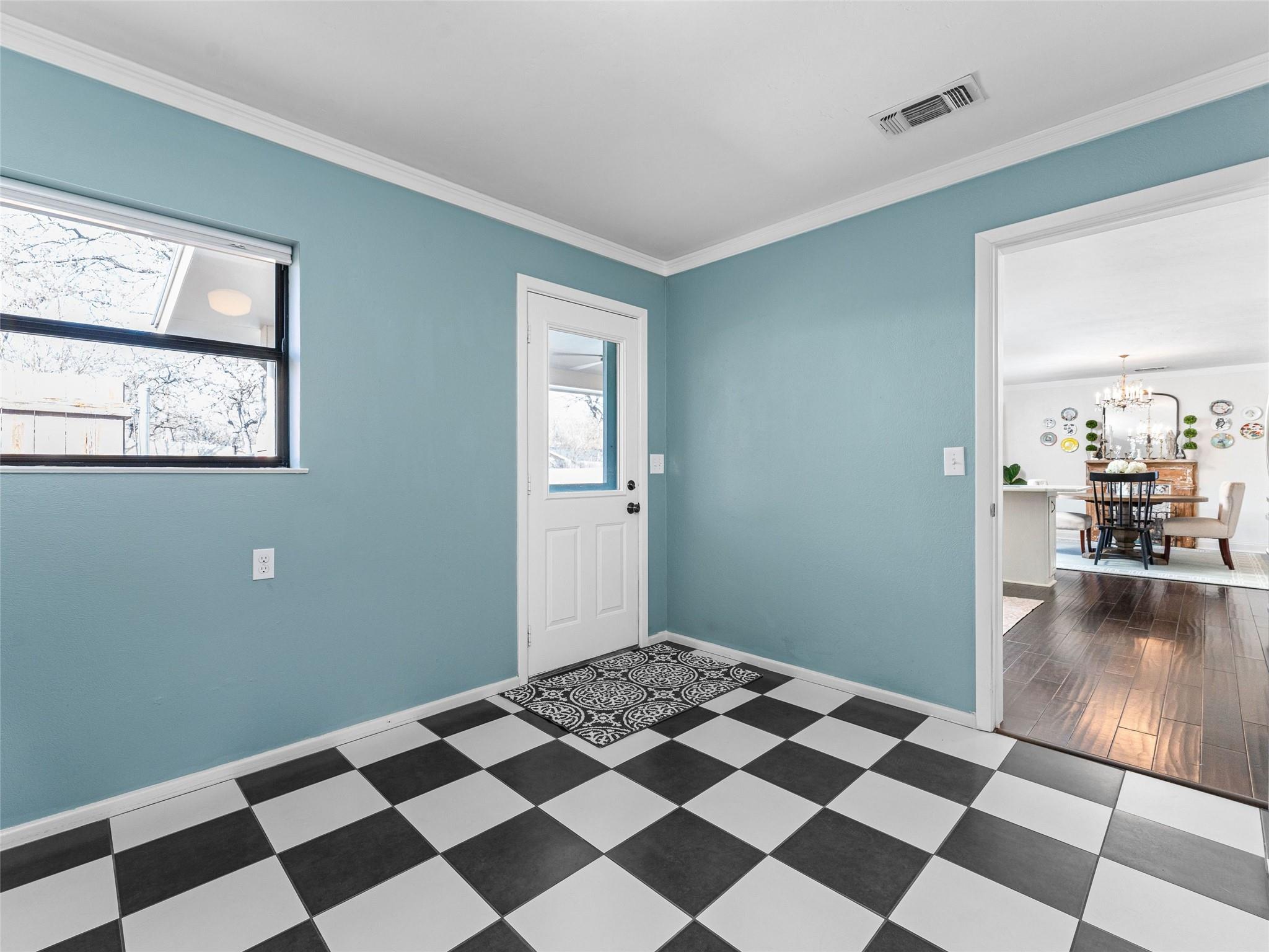 216 Broadmoor Dr, Fredericksburg, TX 78624