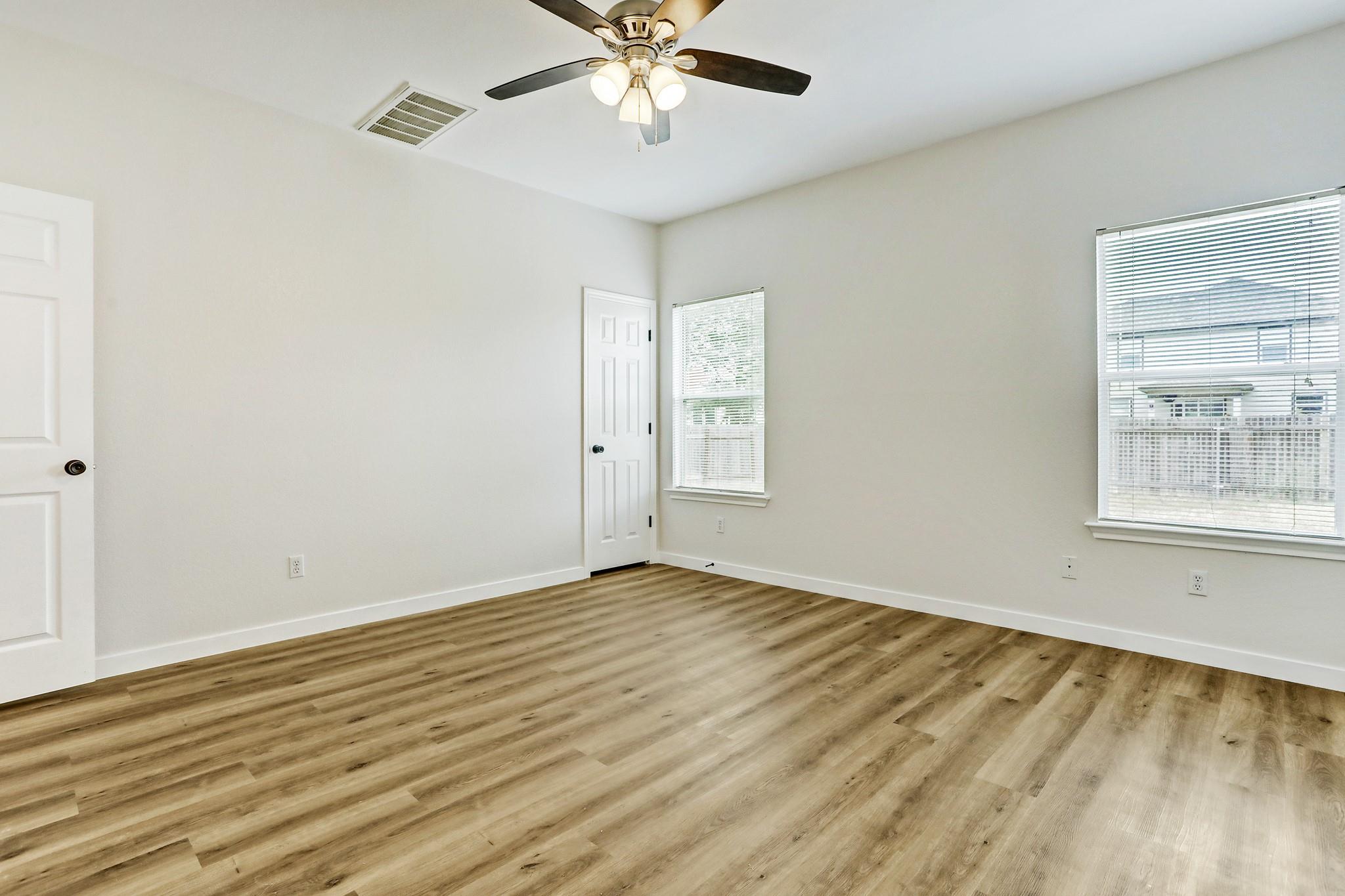 128 Almquist St, Hutto, TX 78634