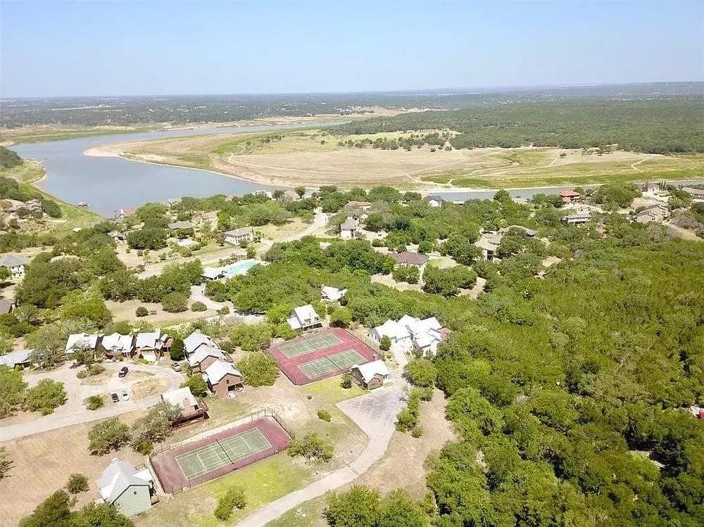 333 Wesley Rdg, Spicewood, TX 78669