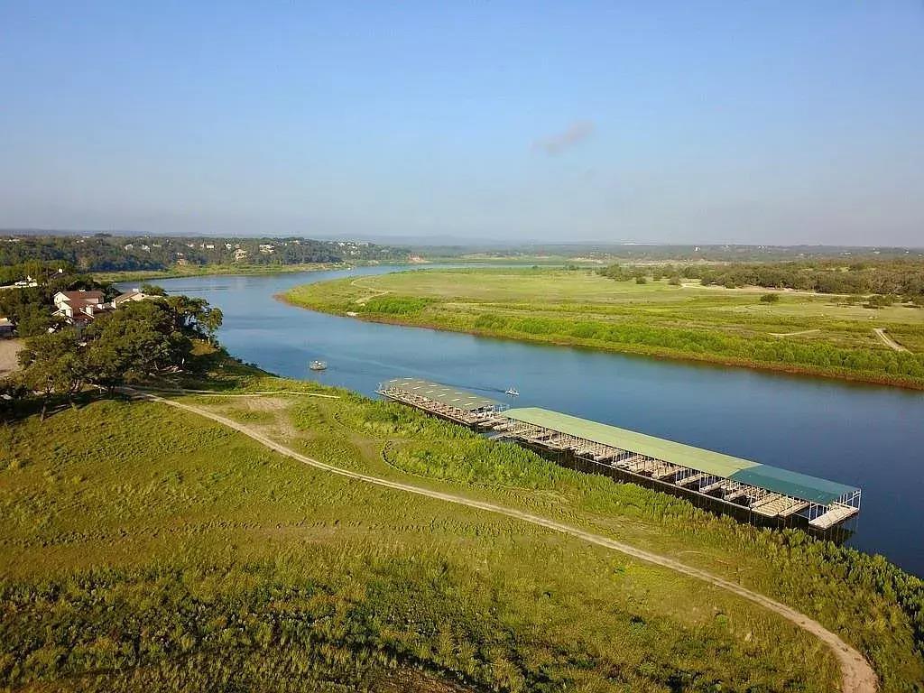 333 Wesley Rdg, Spicewood, TX 78669