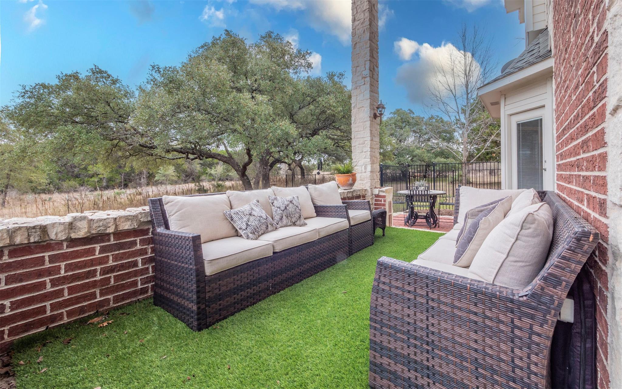 333 Wesley Rdg, Spicewood, TX 78669
