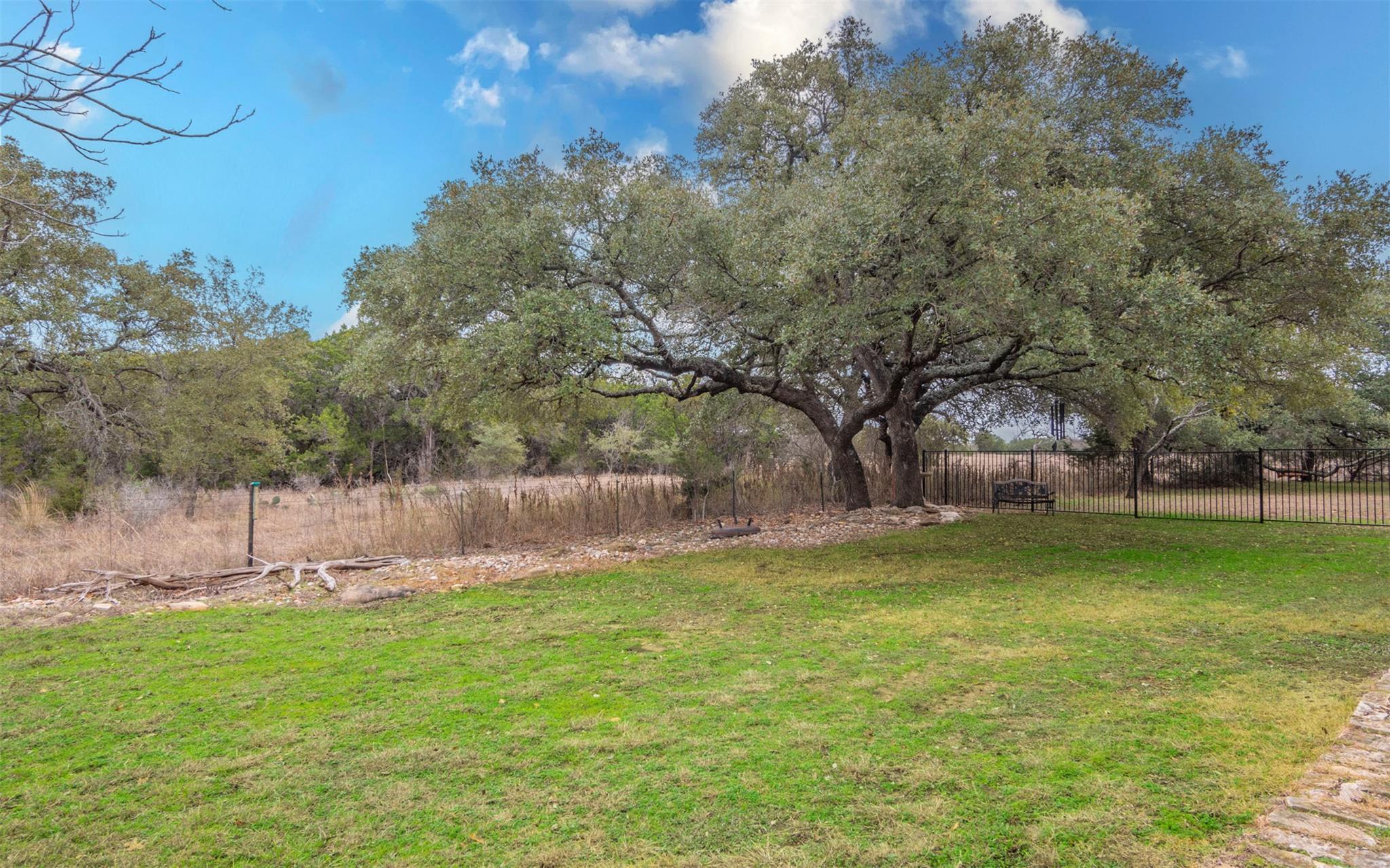 333 Wesley Rdg, Spicewood, TX 78669