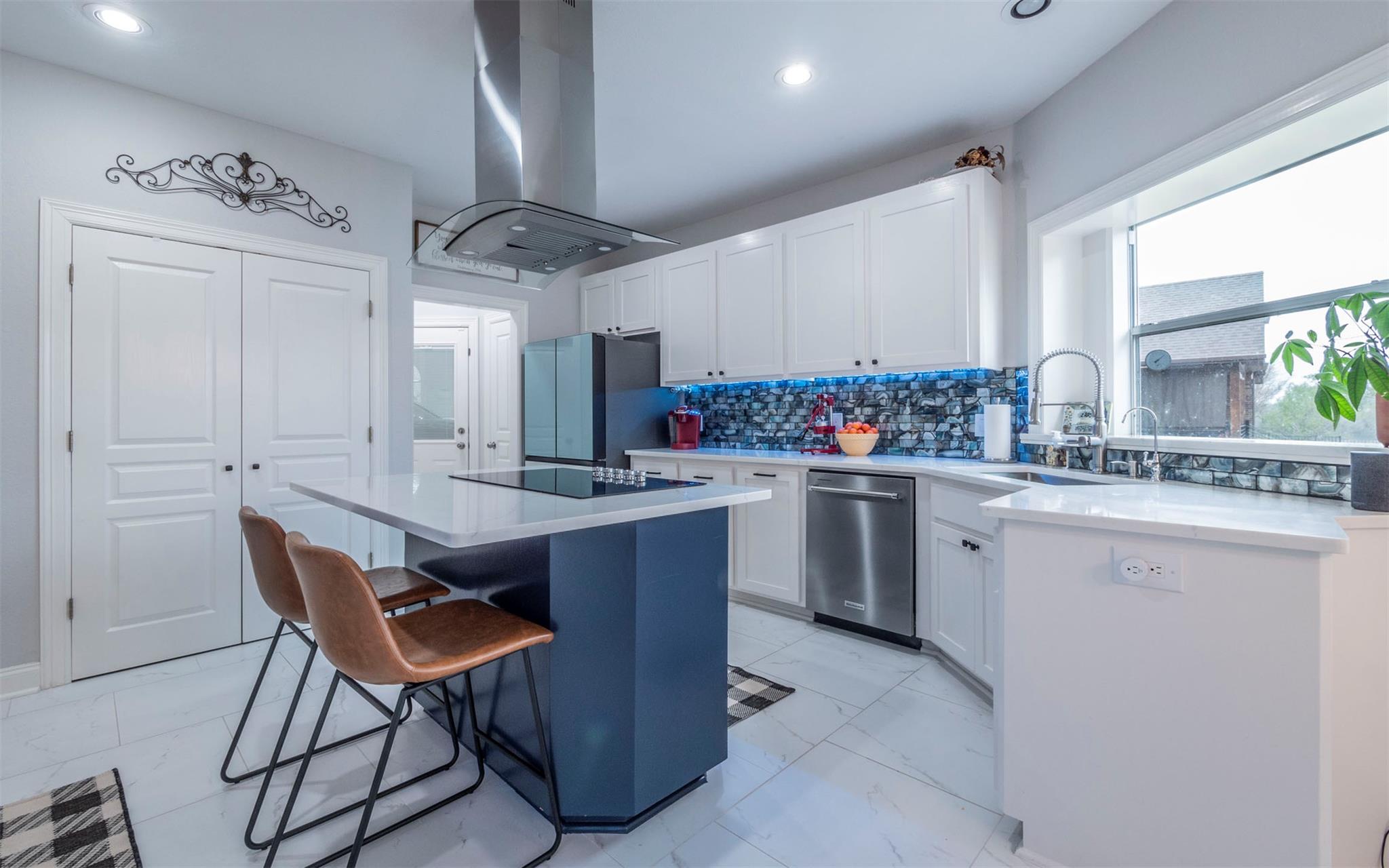 333 Wesley Rdg, Spicewood, TX 78669