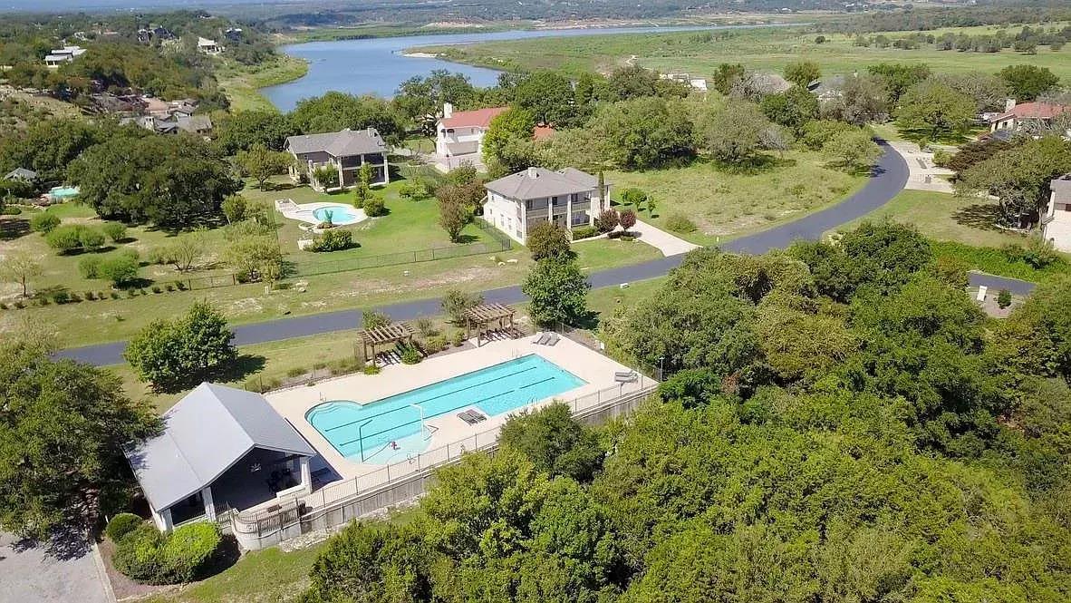 333 Wesley Rdg, Spicewood, TX 78669