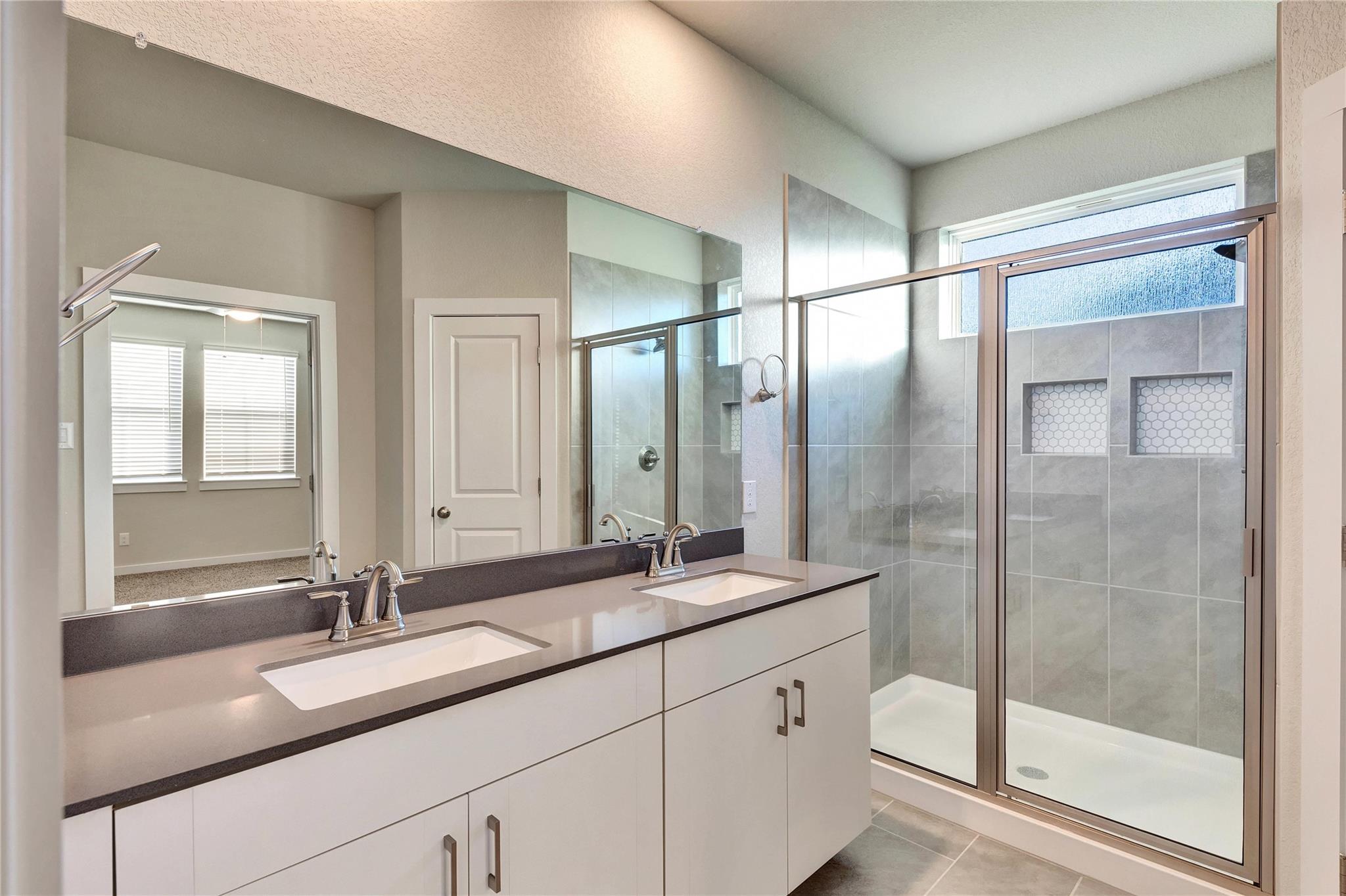311 Ravens Crest Dr, Hutto, TX 78634