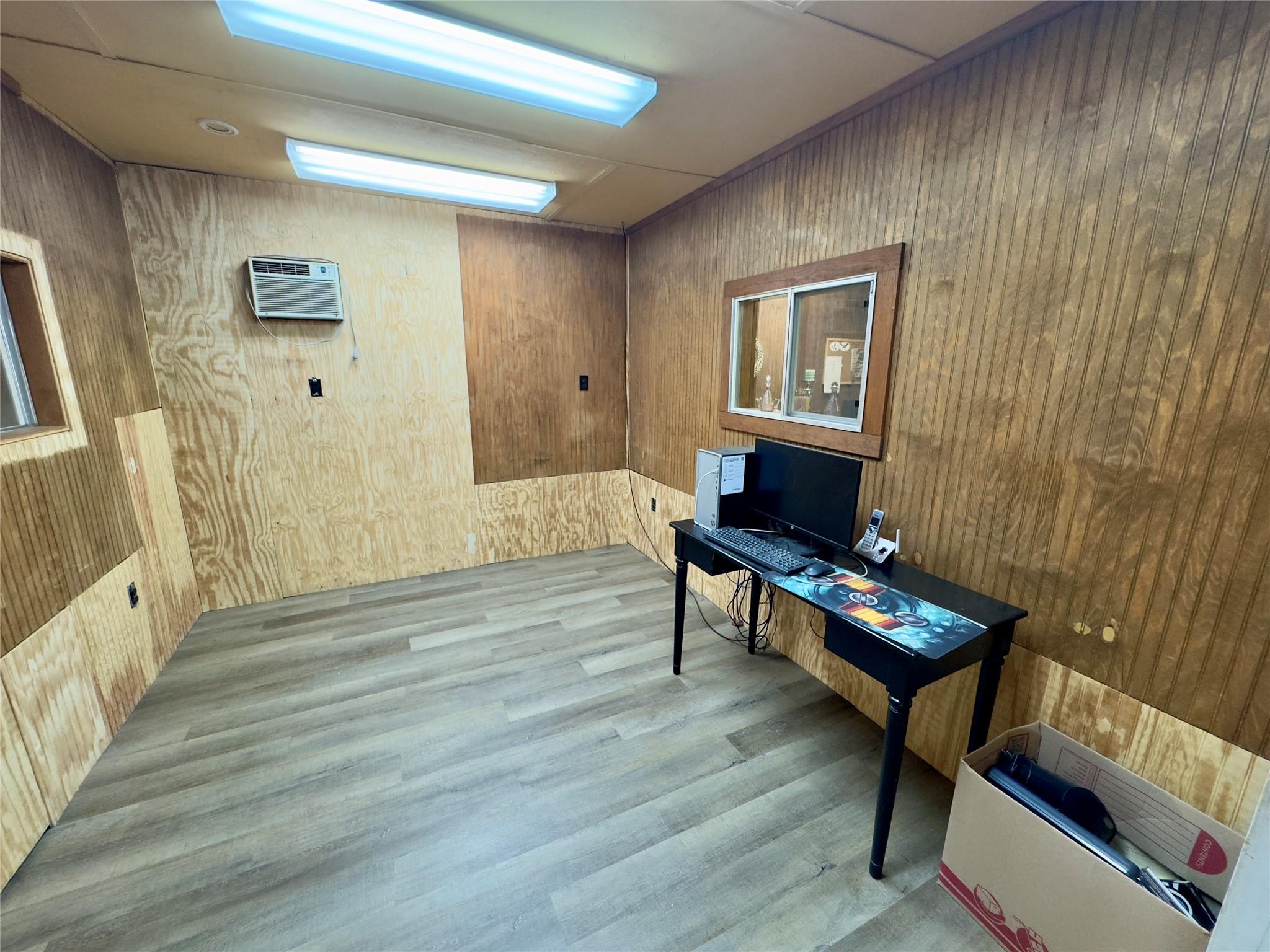 404 Blackjack UNIT B St # B, Lockhart, TX 78644