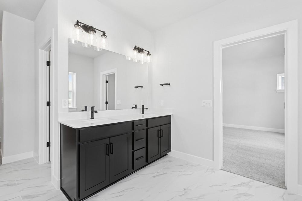 1019 Lucinda Williams Dr, Austin, TX 78744