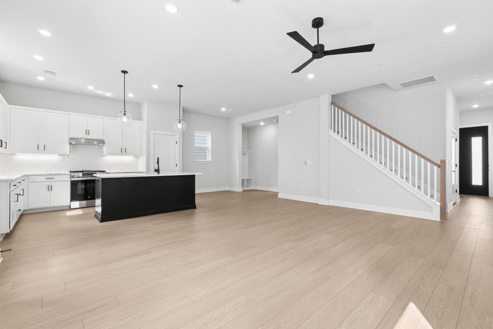 1019 Lucinda Williams Dr, Austin, TX 78744