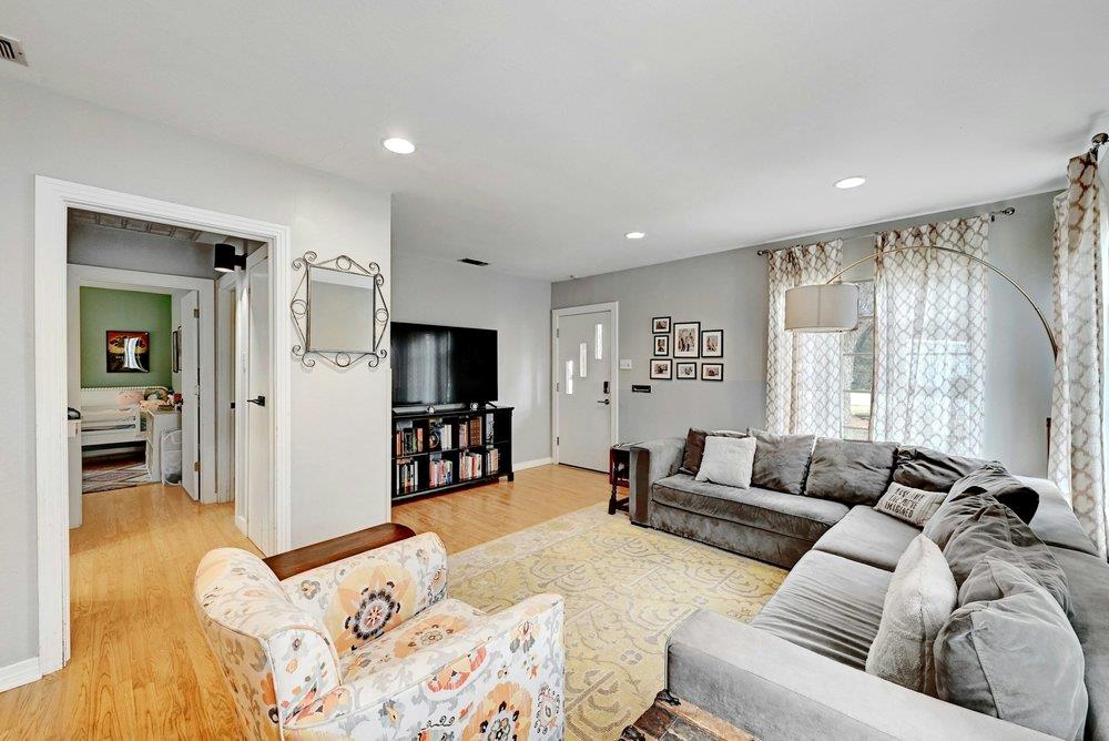 1121 Gillespie Pl, Austin, TX 78704